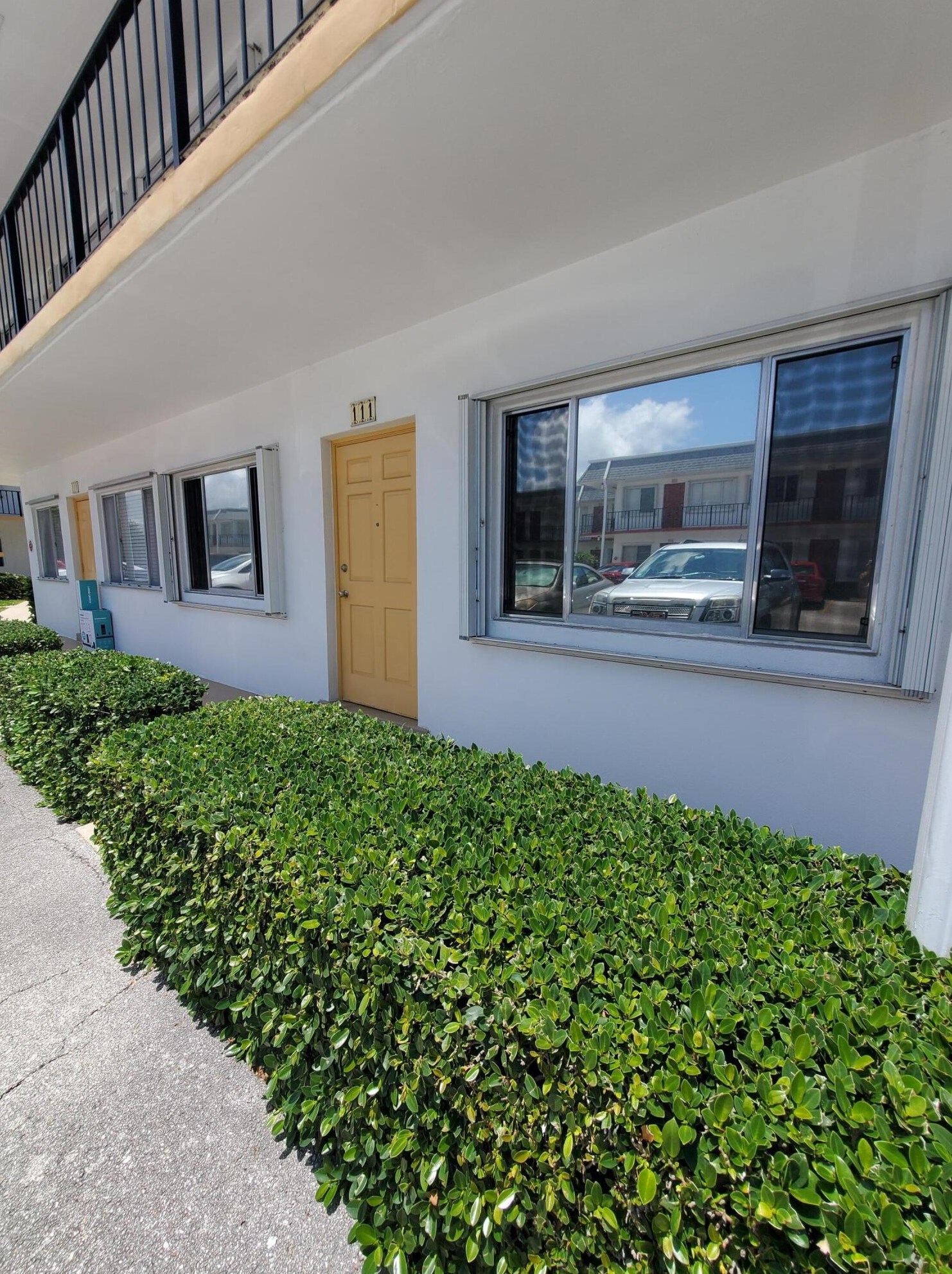 2920 Lake Osborne Dr, Lake Worth FL 33461-5903 exterior