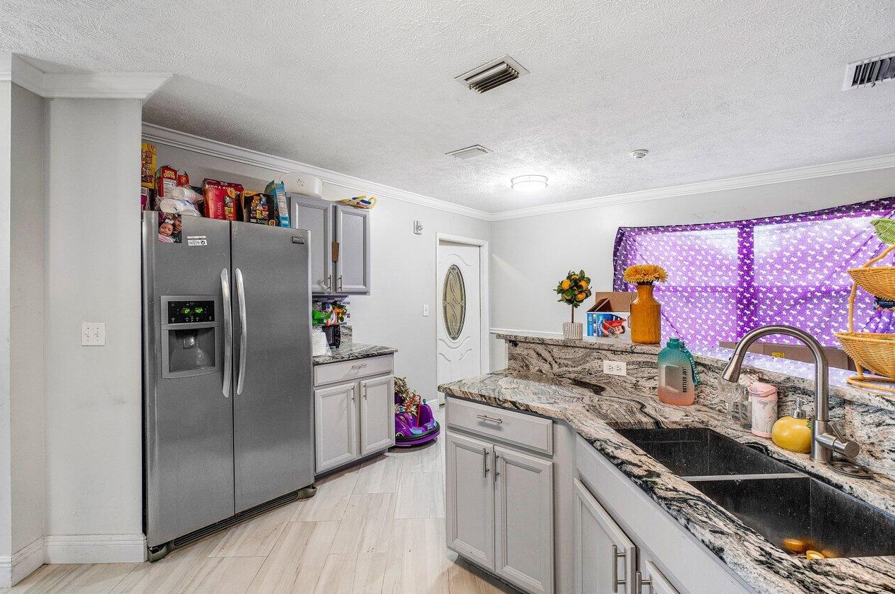 1451 4th St, Boynton Beach FL  33435-2627 exterior