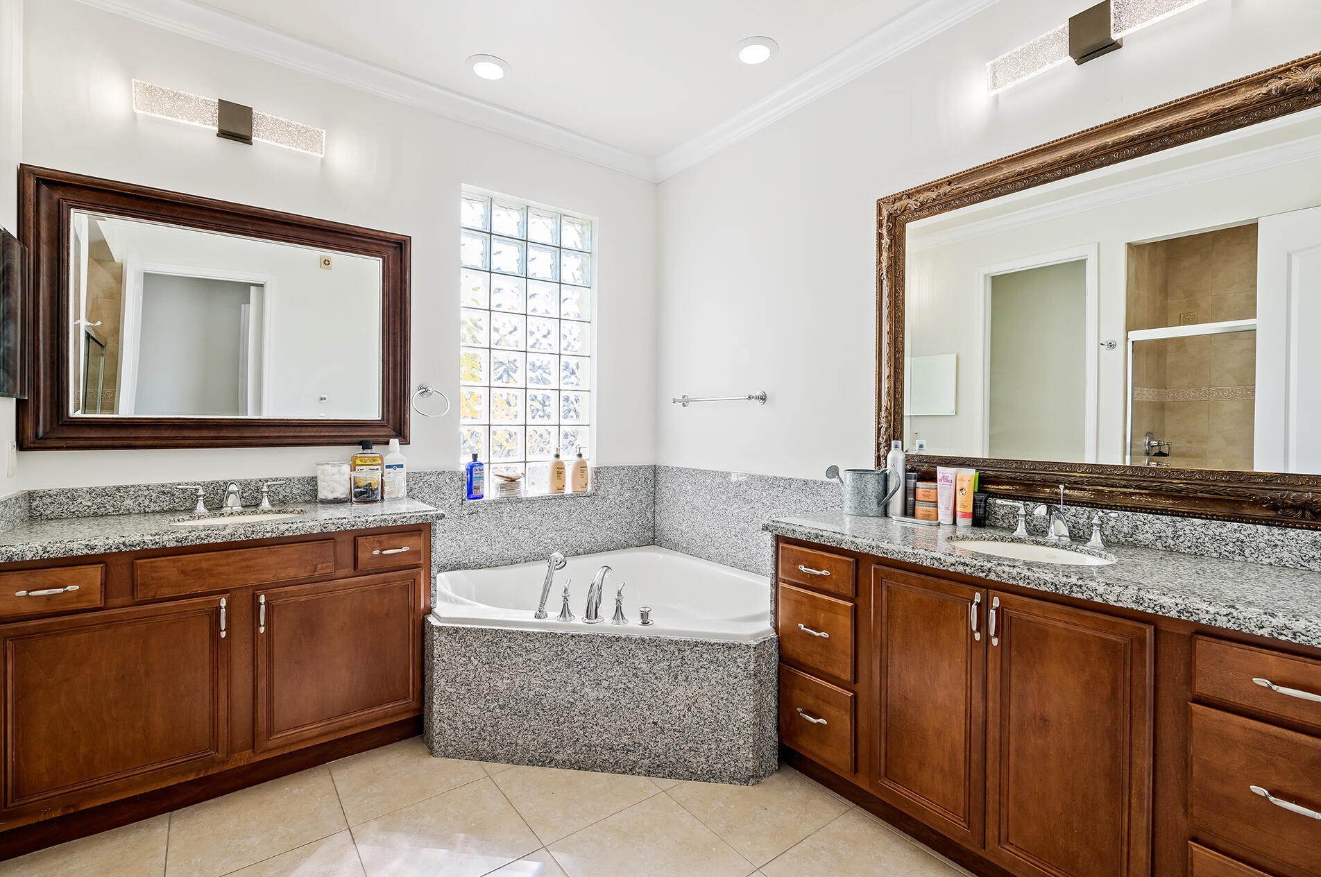 226 Lakeside Dr, Lake Worth FL  33460-3511 exterior