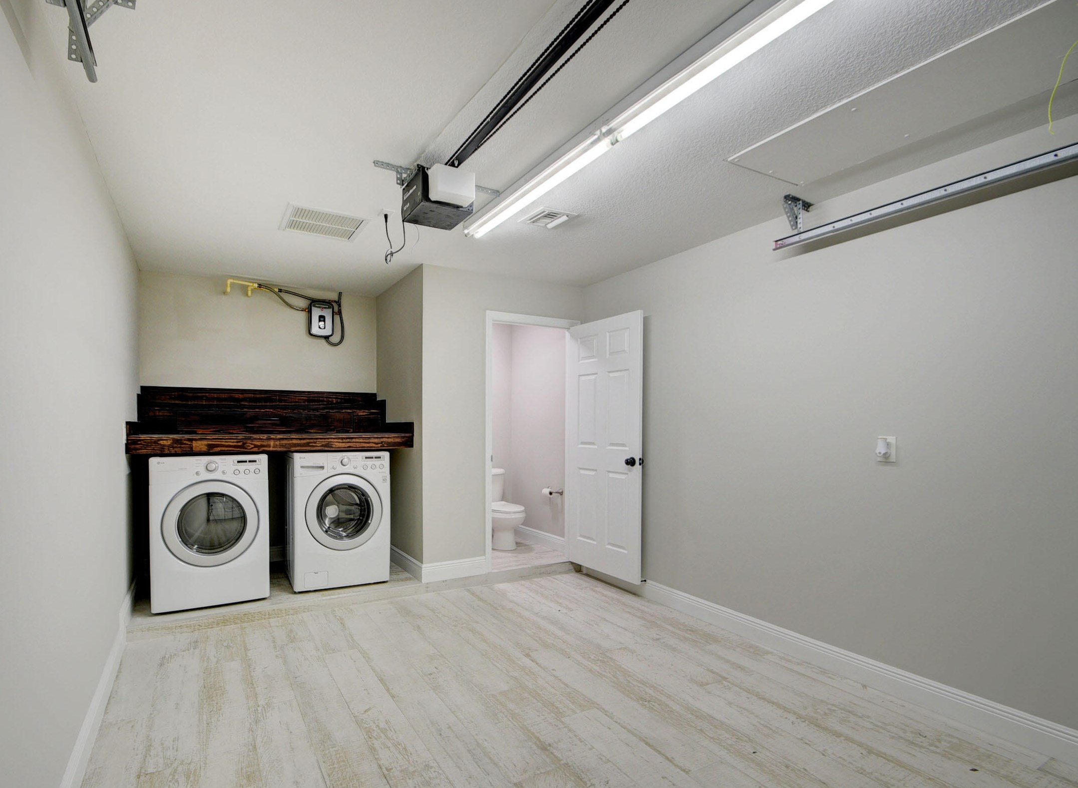 1425 Federal Hwy, Lake Worth FL  33460-1942 exterior