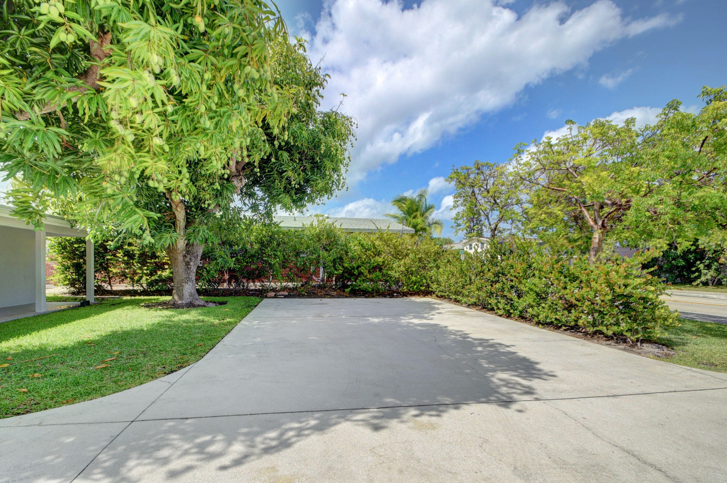 1425 Federal Hwy, Lake Worth FL  33460-1942 exterior