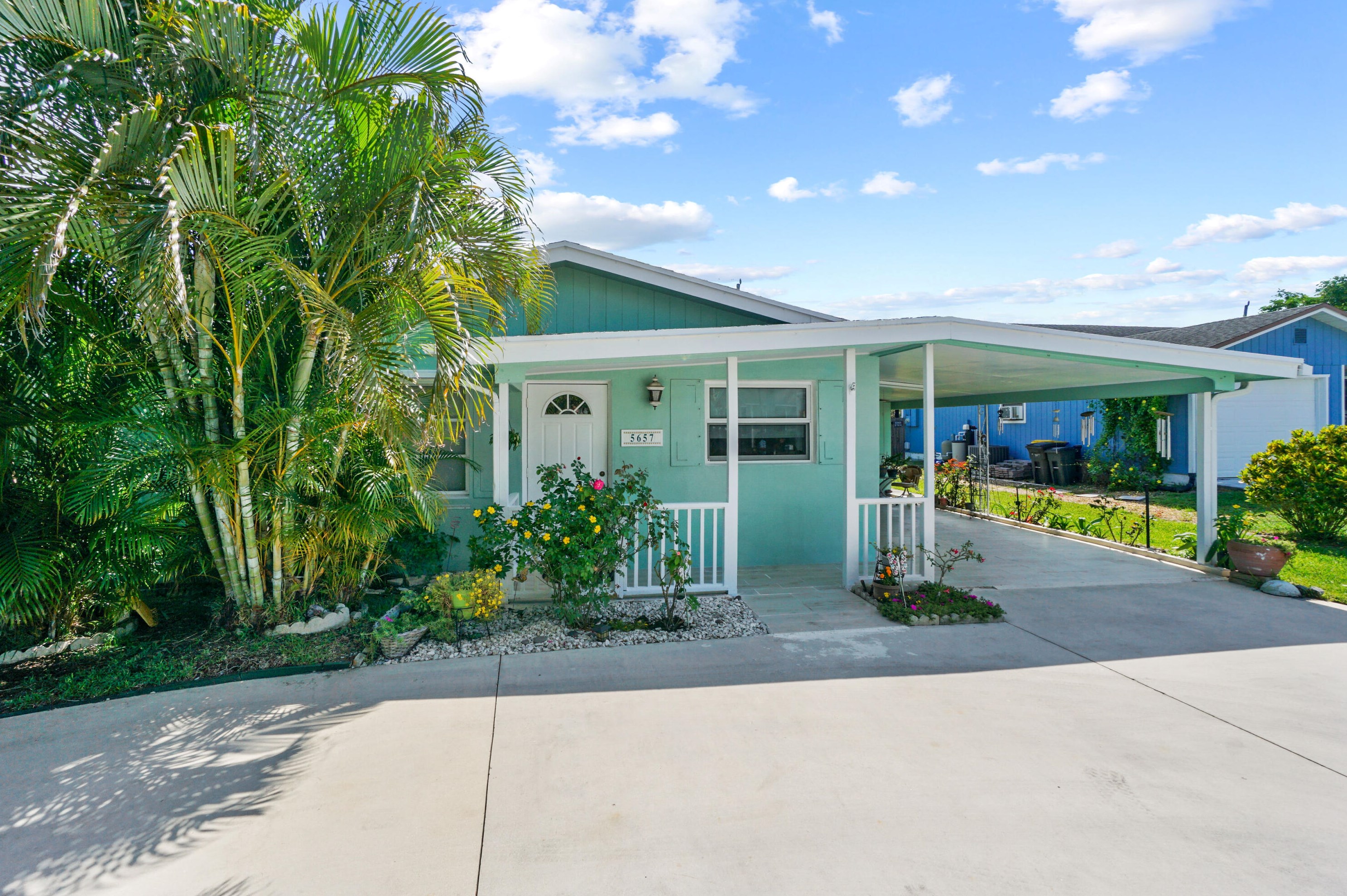 5657 Avalon Dr, Stuart FL  34997-8508 exterior