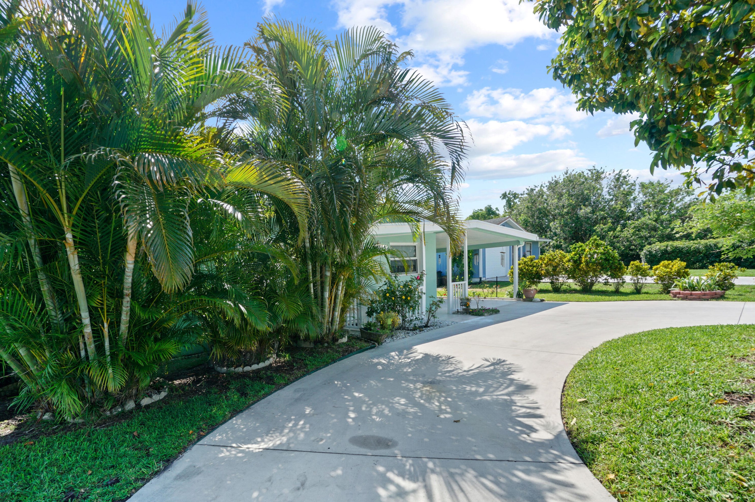 5657 Avalon Dr, Stuart FL  34997-8508 exterior