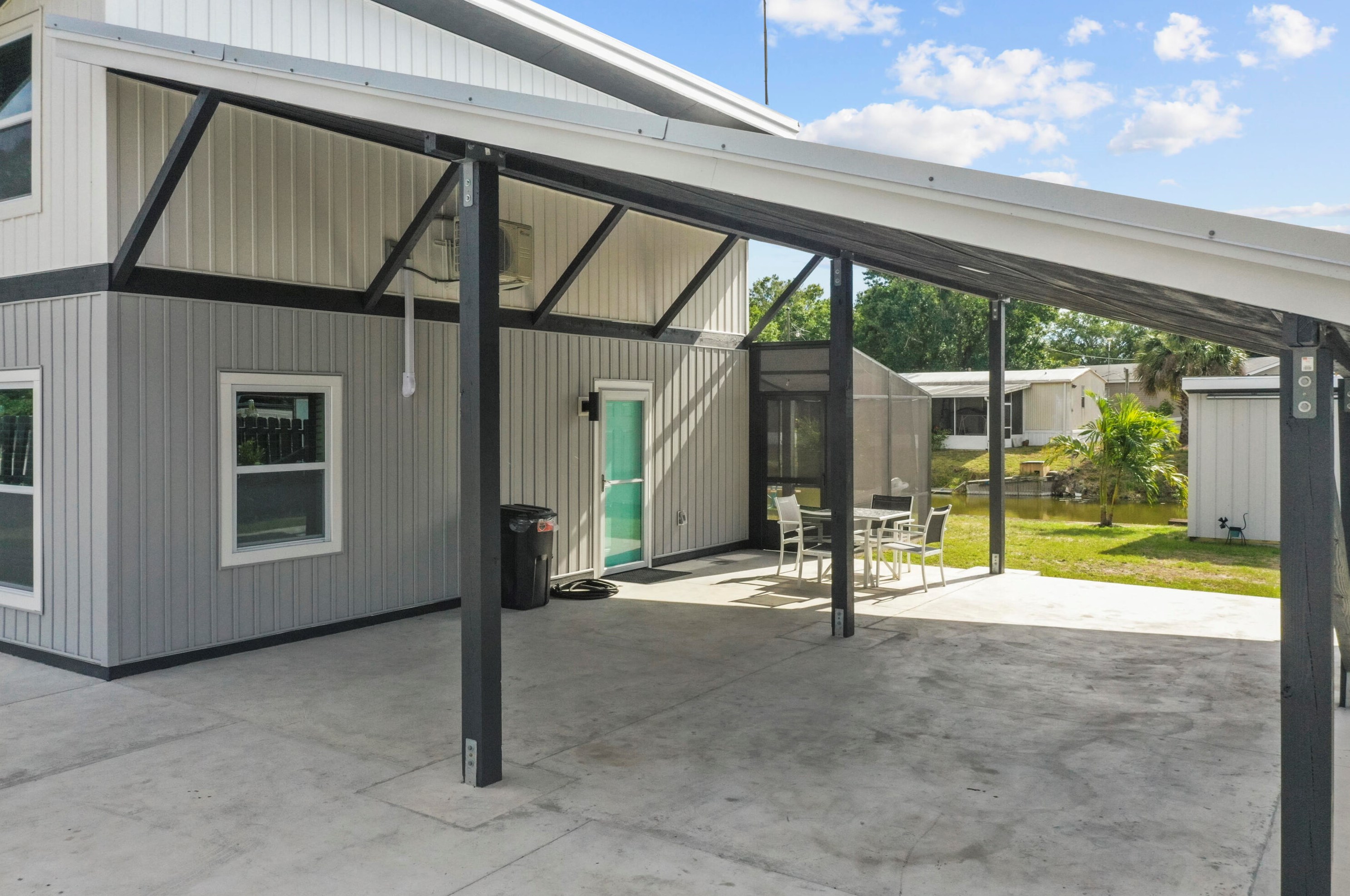 1052 10th St, Okeechobee FL  34974-5370 exterior