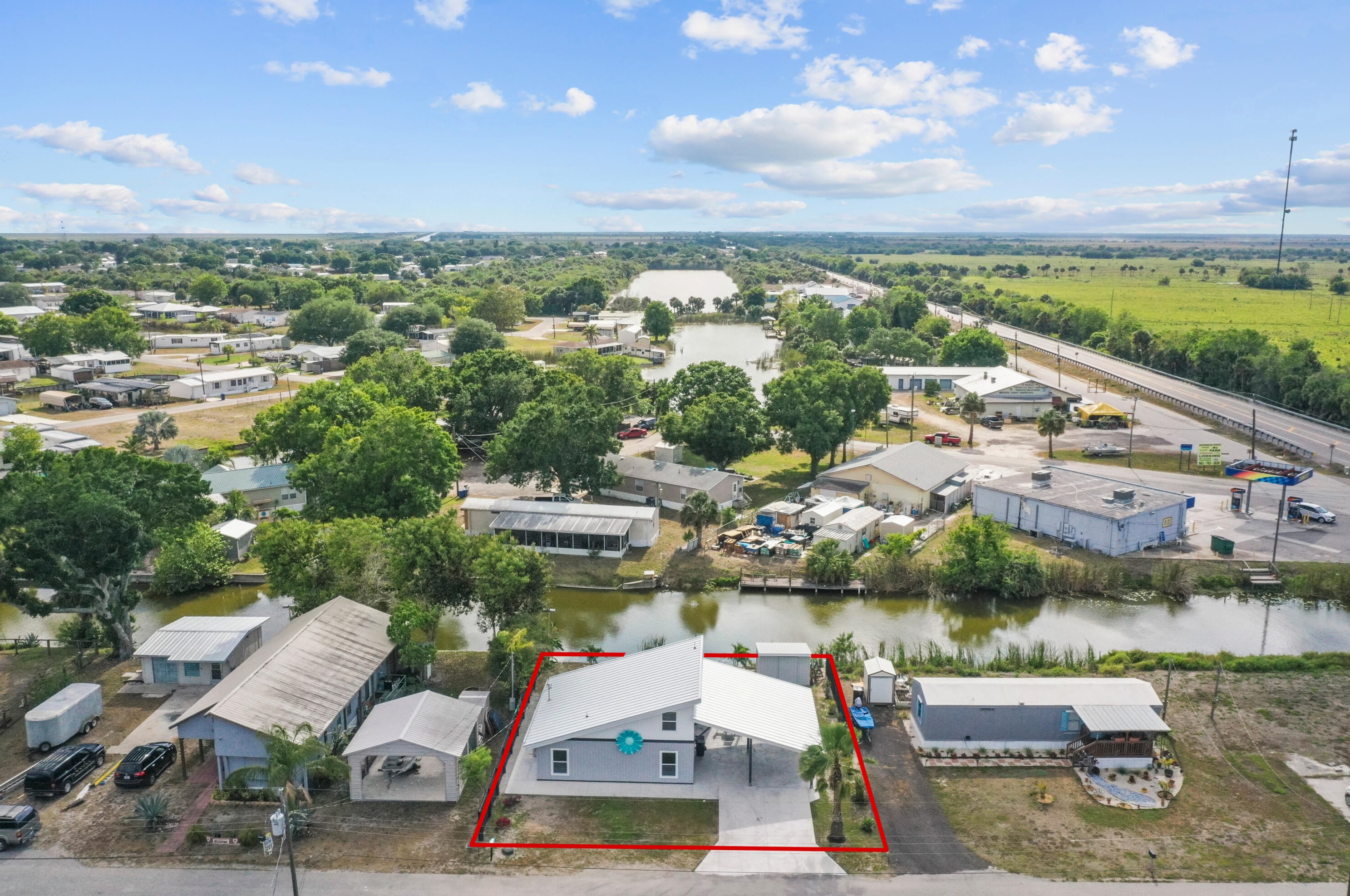 1052 10th St, Okeechobee FL  34974-5370 exterior