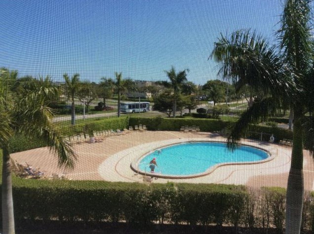 270 Suffolk G, Boca Raton FL  33434-2462 exterior