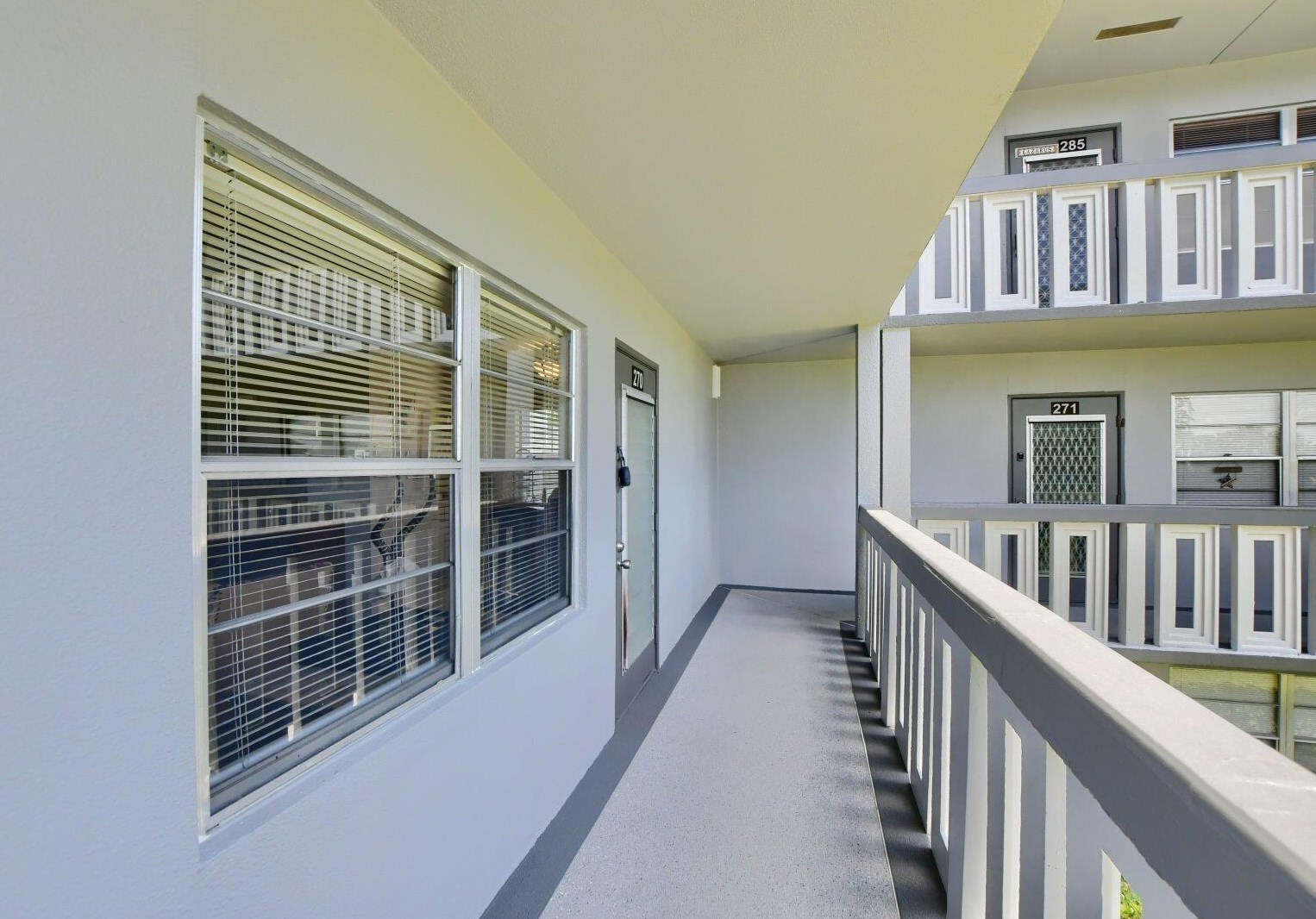 270 Suffolk G, Boca Raton FL  33434-2462 exterior