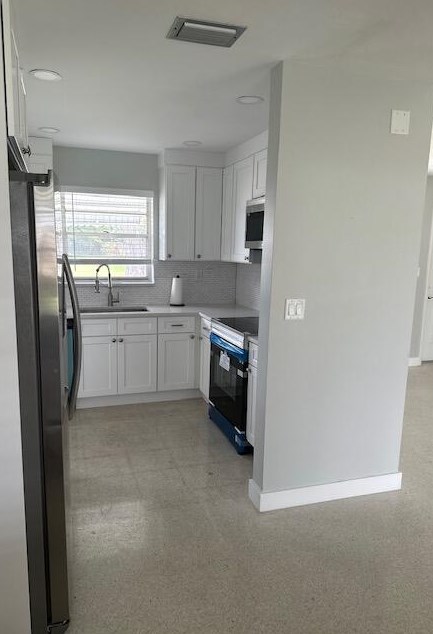 106 Pineview Rd, Jupiter FL  33469-3114 exterior