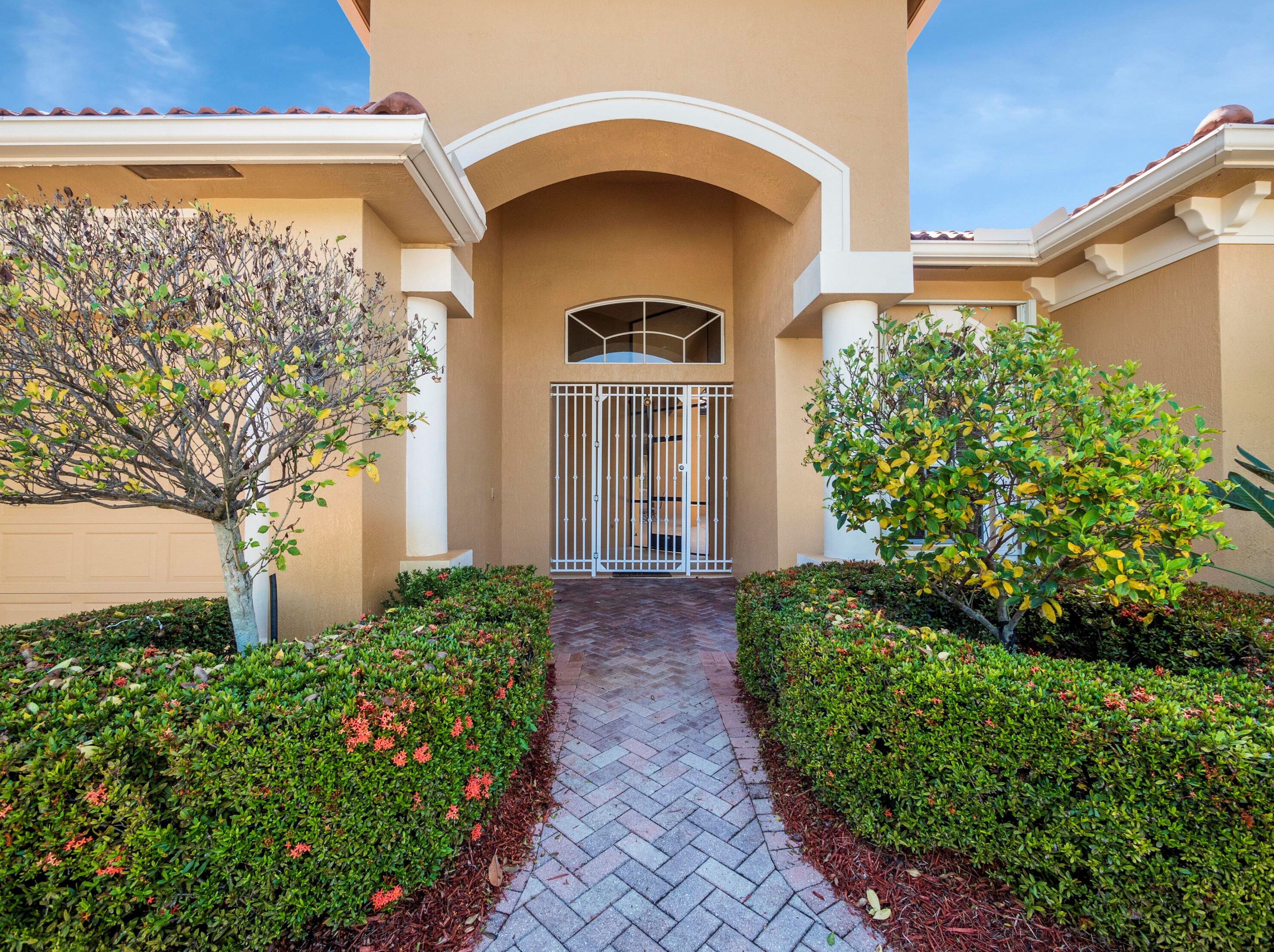 8608 Tompson Point Rd, Fort Pierce, FL 34986