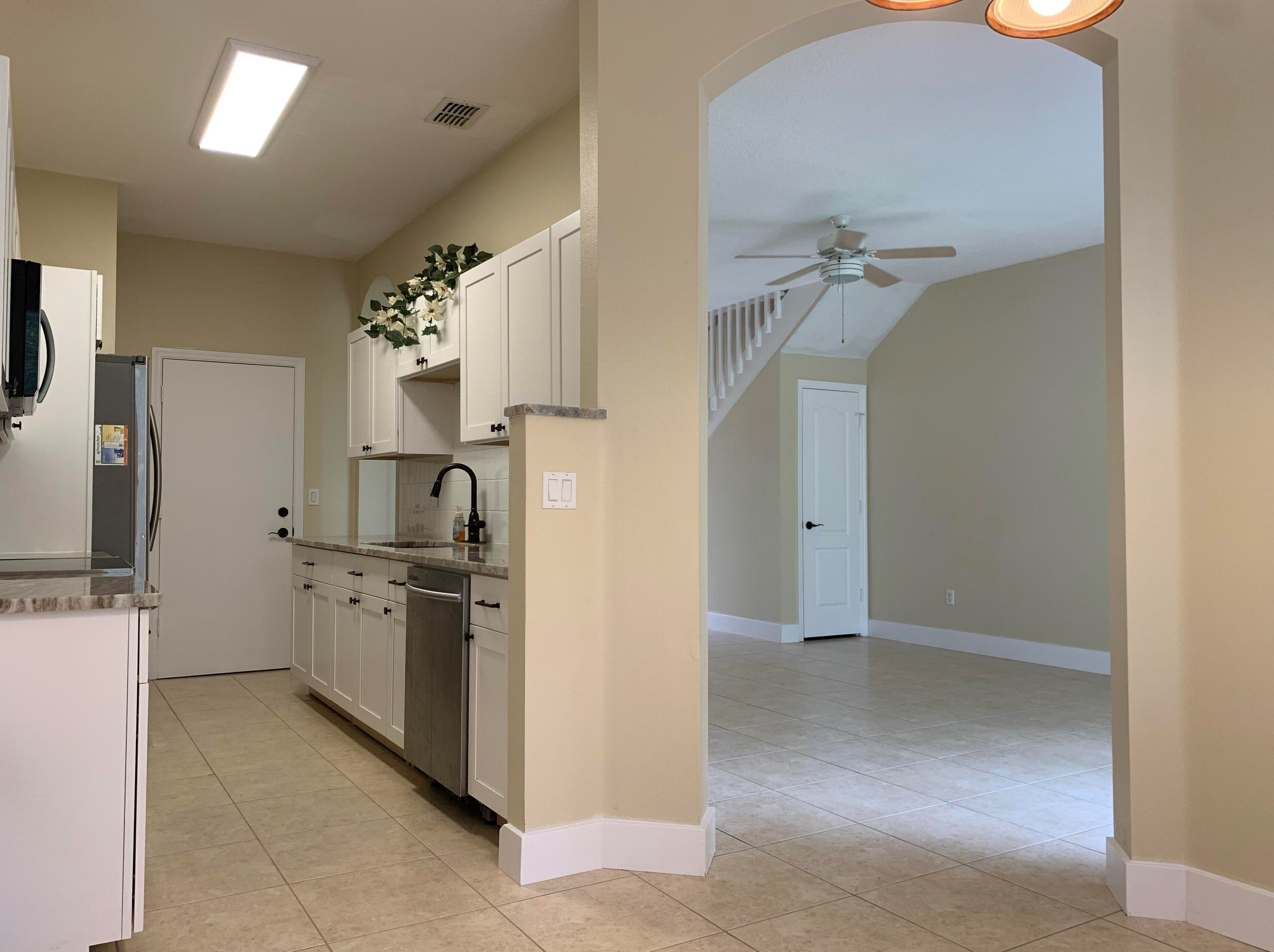 1404 Seminole Palms Dr, Lake Worth FL 33463-4228 exterior