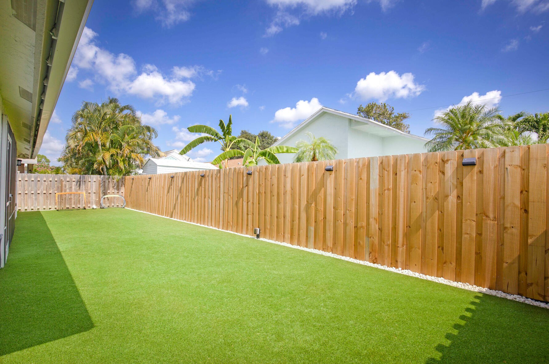 6221 Lucerne St, Jupiter FL  33458-6613 exterior