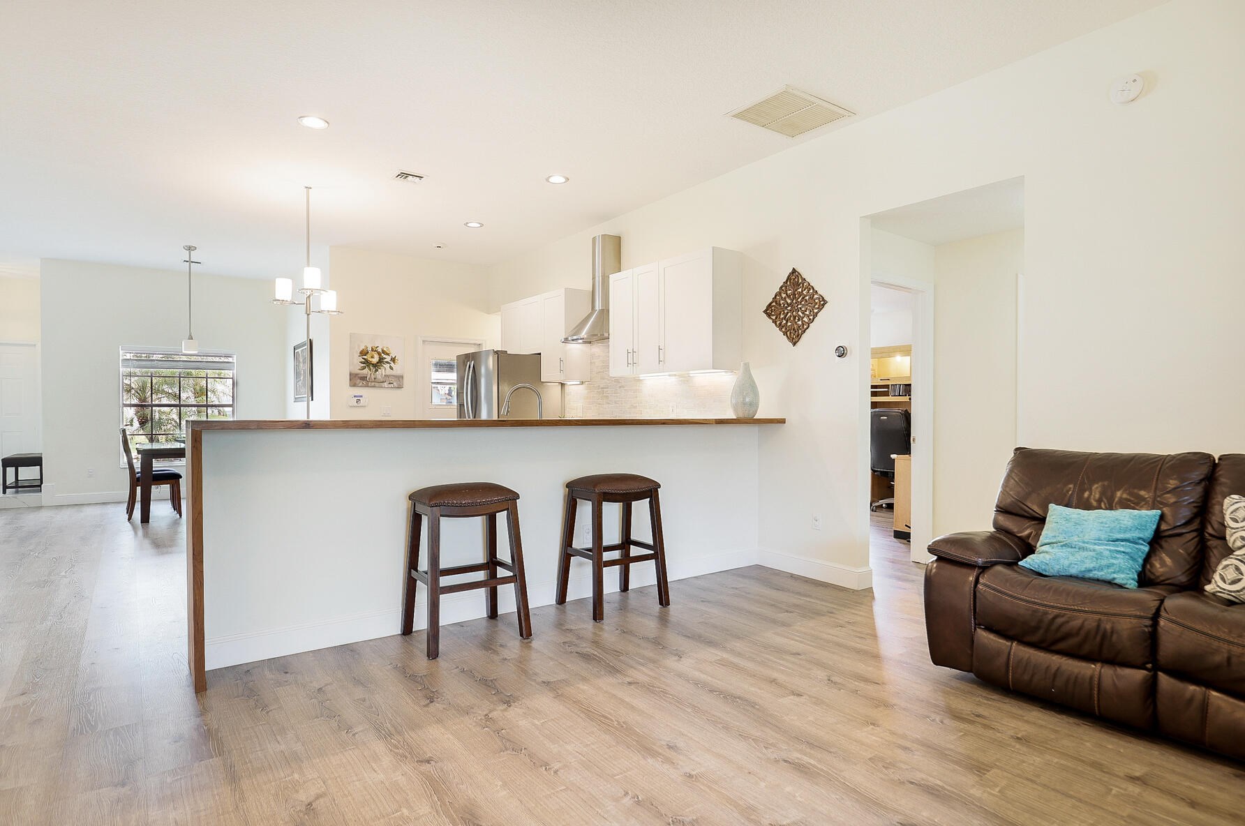 6221 Lucerne St, Jupiter FL  33458-6613 exterior