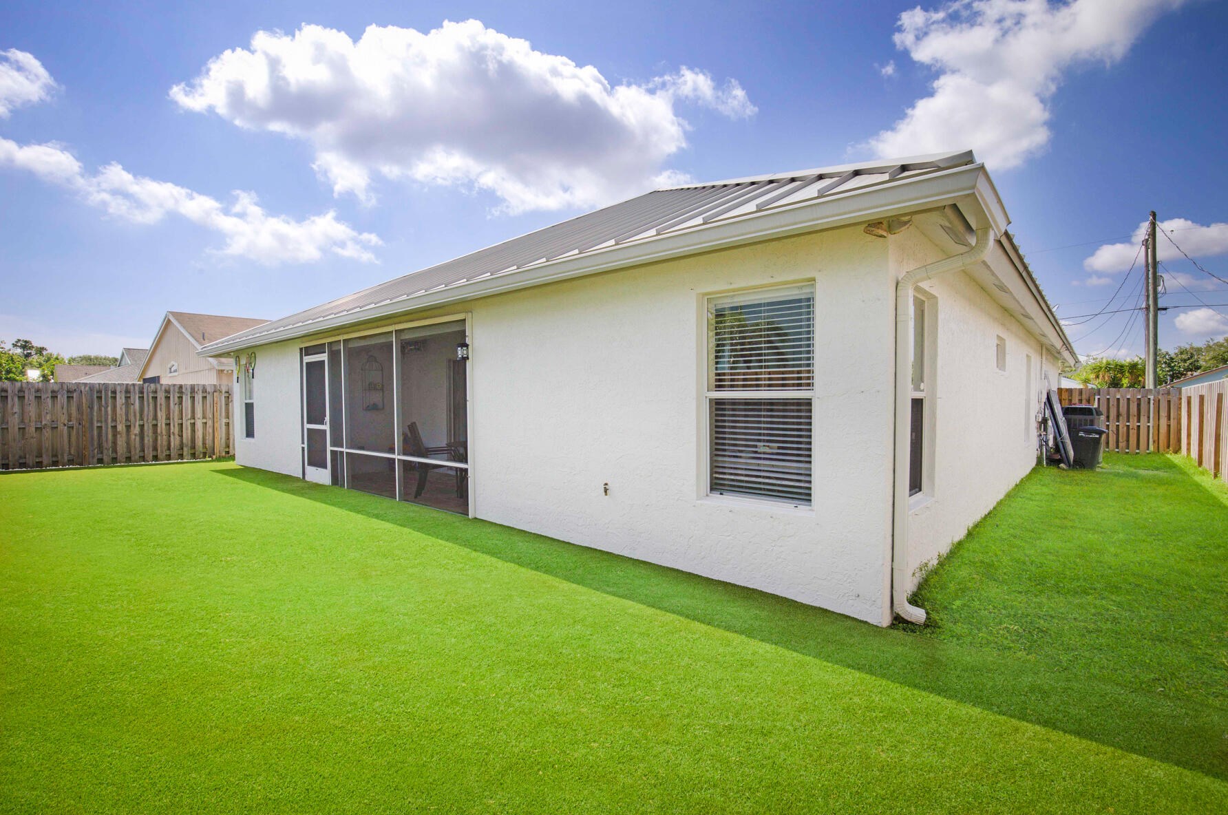 6221 Lucerne St, Jupiter FL  33458-6613 exterior