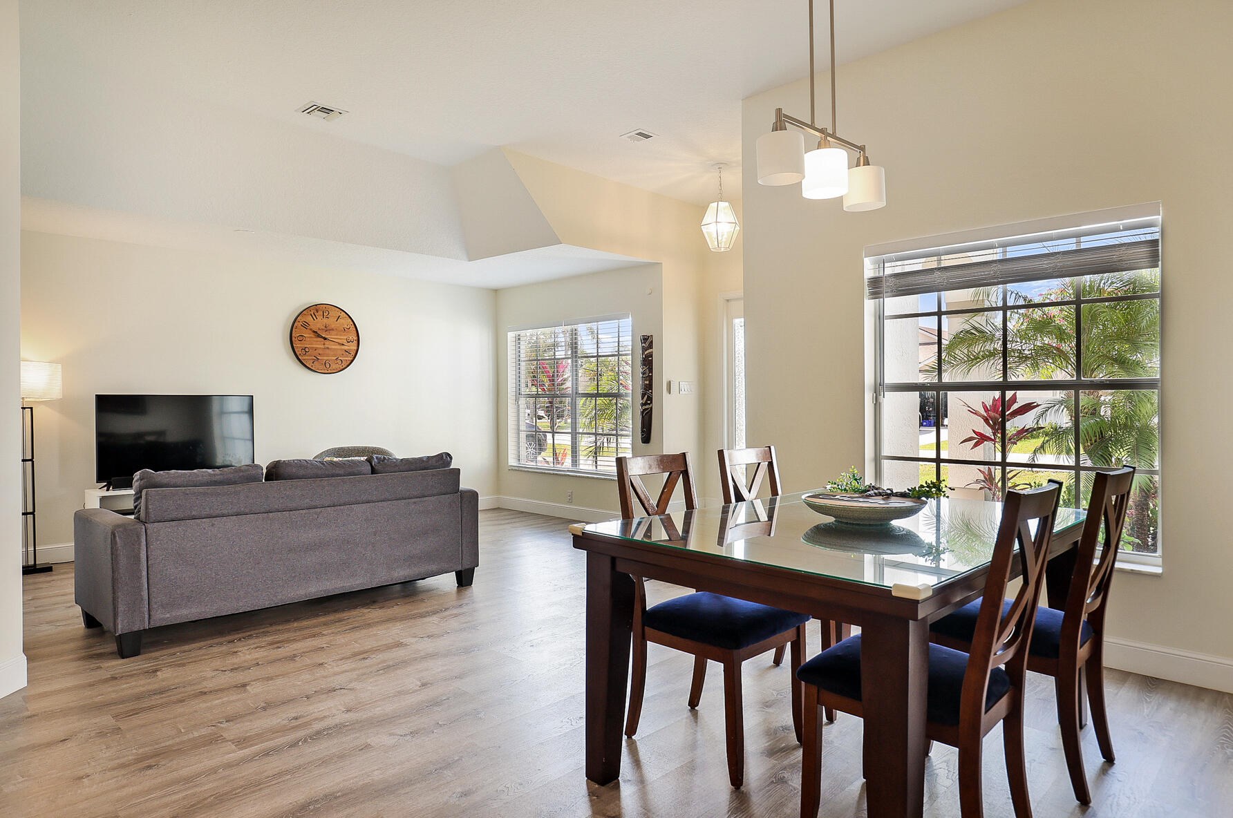 6221 Lucerne St, Jupiter FL  33458-6613 exterior