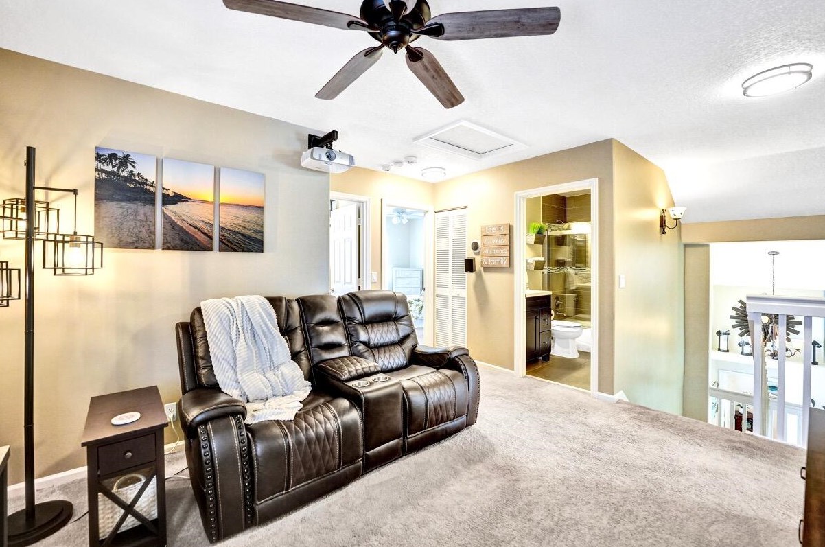 6074 Las Colinas Cir, Lake Worth FL 33463-6560 exterior