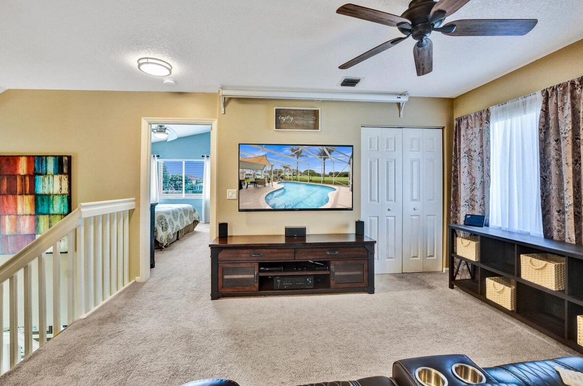 6074 Las Colinas Cir, Lake Worth FL 33463-6560 exterior