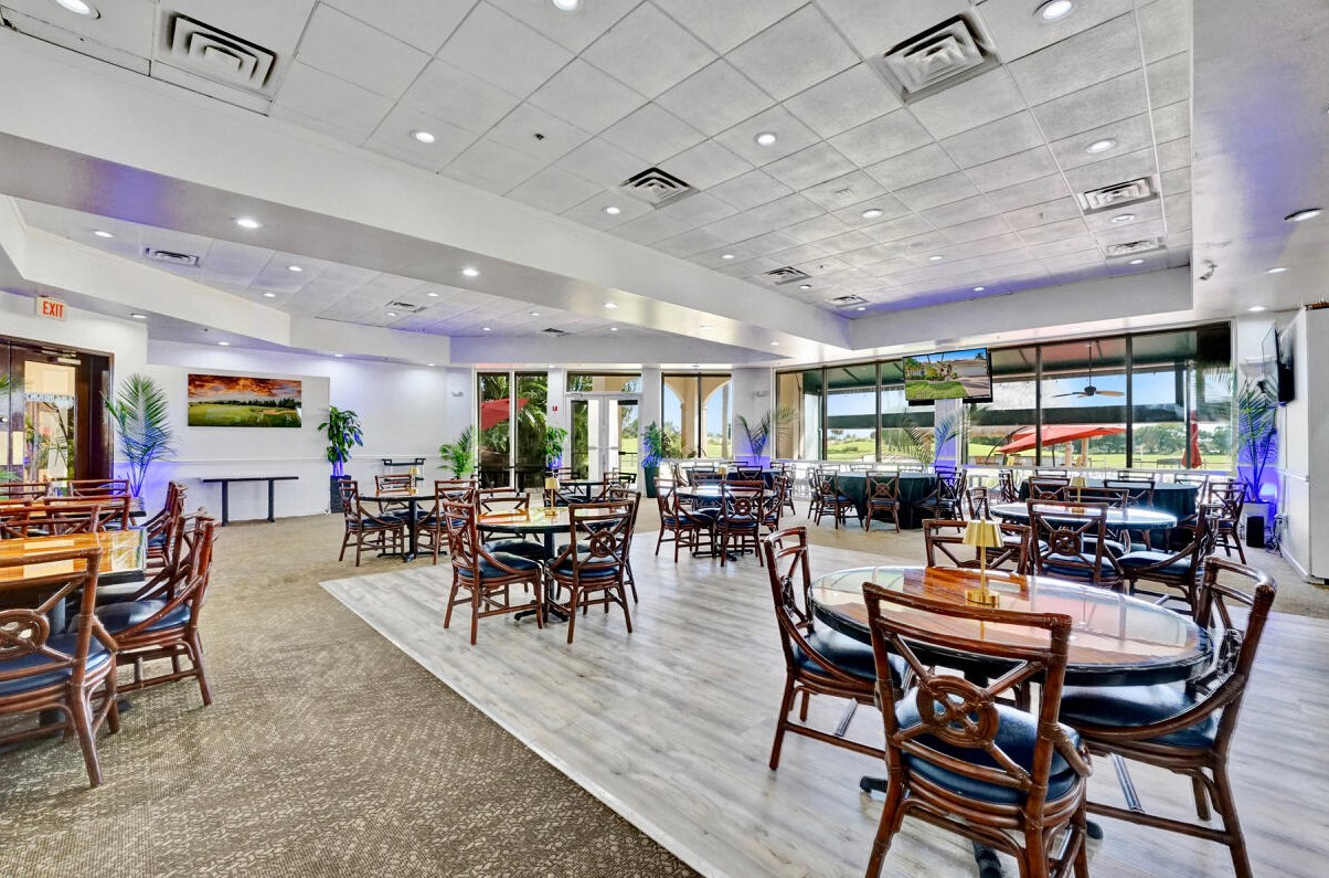 6074 Las Colinas Cir, Lake Worth FL 33463-6560 exterior