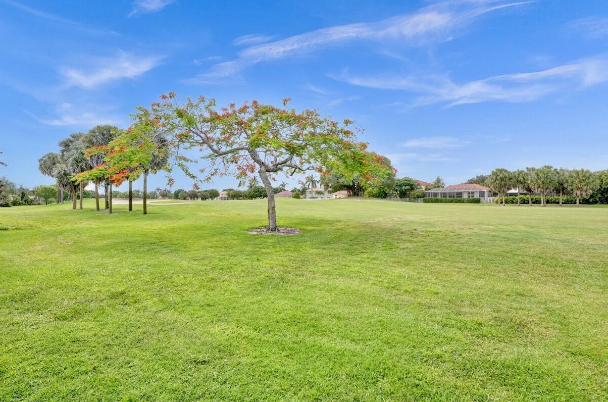 6074 Las Colinas Cir, Lake Worth FL 33463-6560 exterior