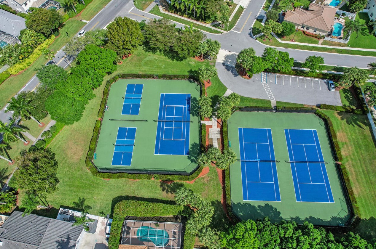 6074 Las Colinas Cir, Lake Worth FL 33463-6560 exterior