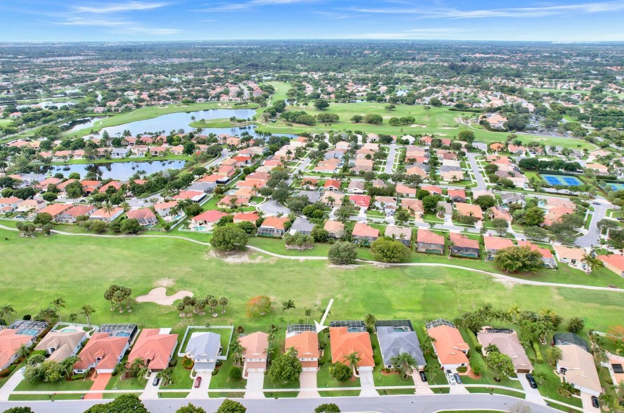 6074 Las Colinas Cir, Lake Worth FL 33463-6560 exterior