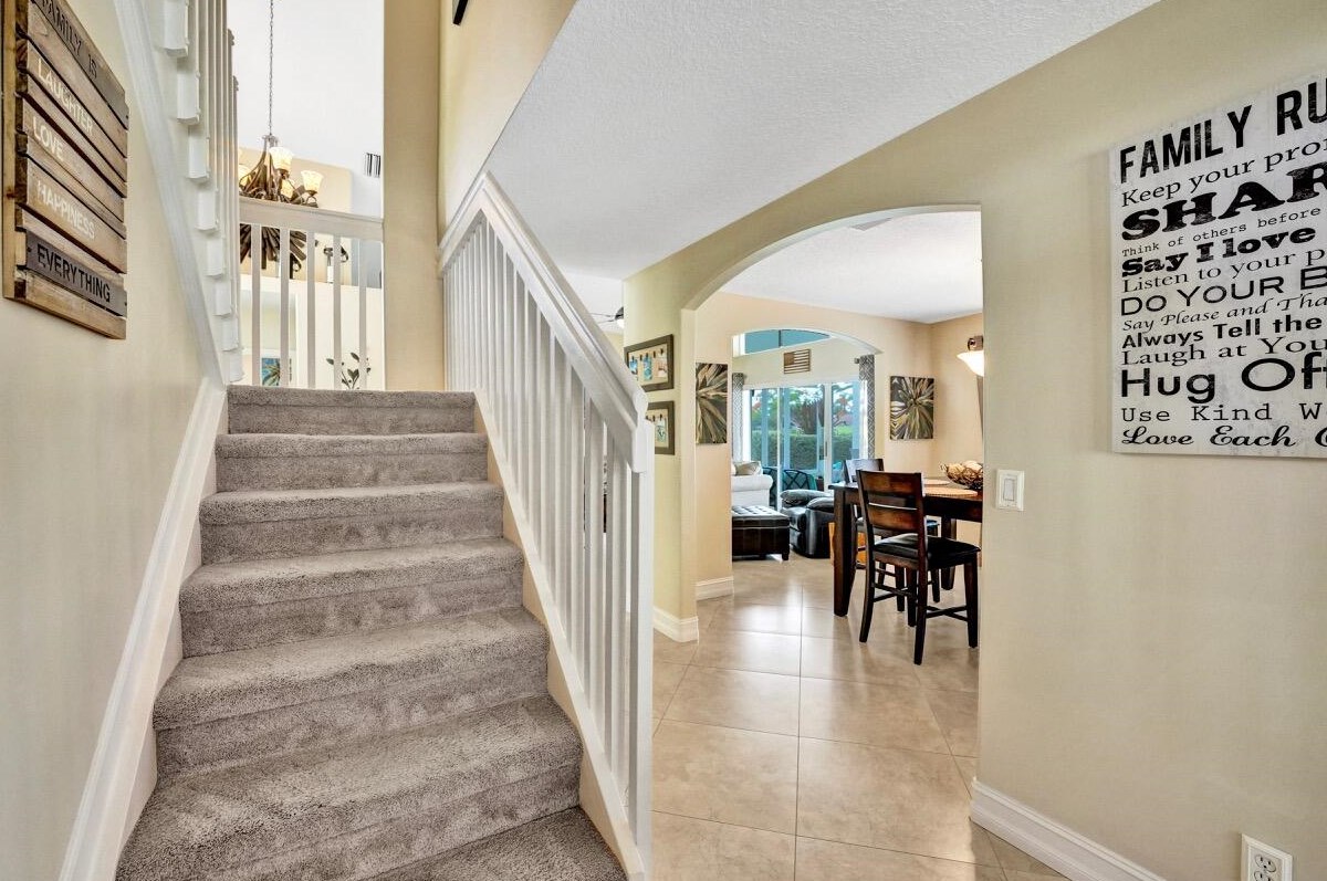 6074 Las Colinas Cir, Lake Worth FL 33463-6560 exterior