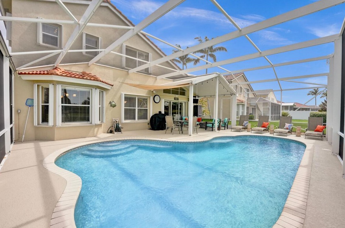 6074 Las Colinas Cir, Lake Worth FL 33463-6560 exterior