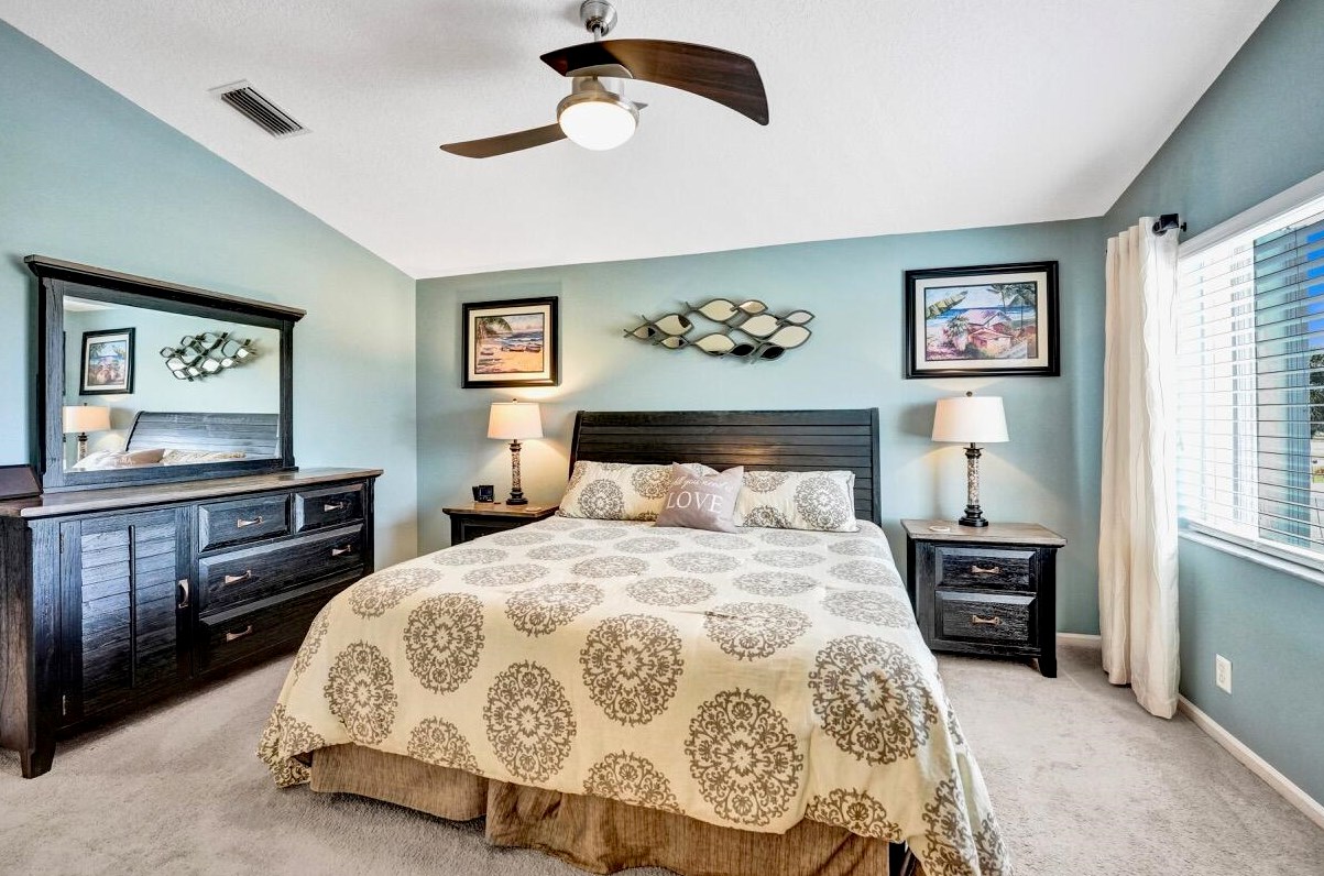 6074 Las Colinas Cir, Lake Worth FL 33463-6560 exterior