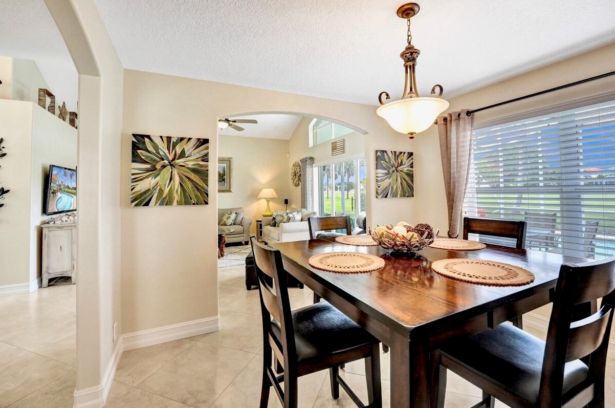 6074 Las Colinas Cir, Lake Worth FL 33463-6560 exterior