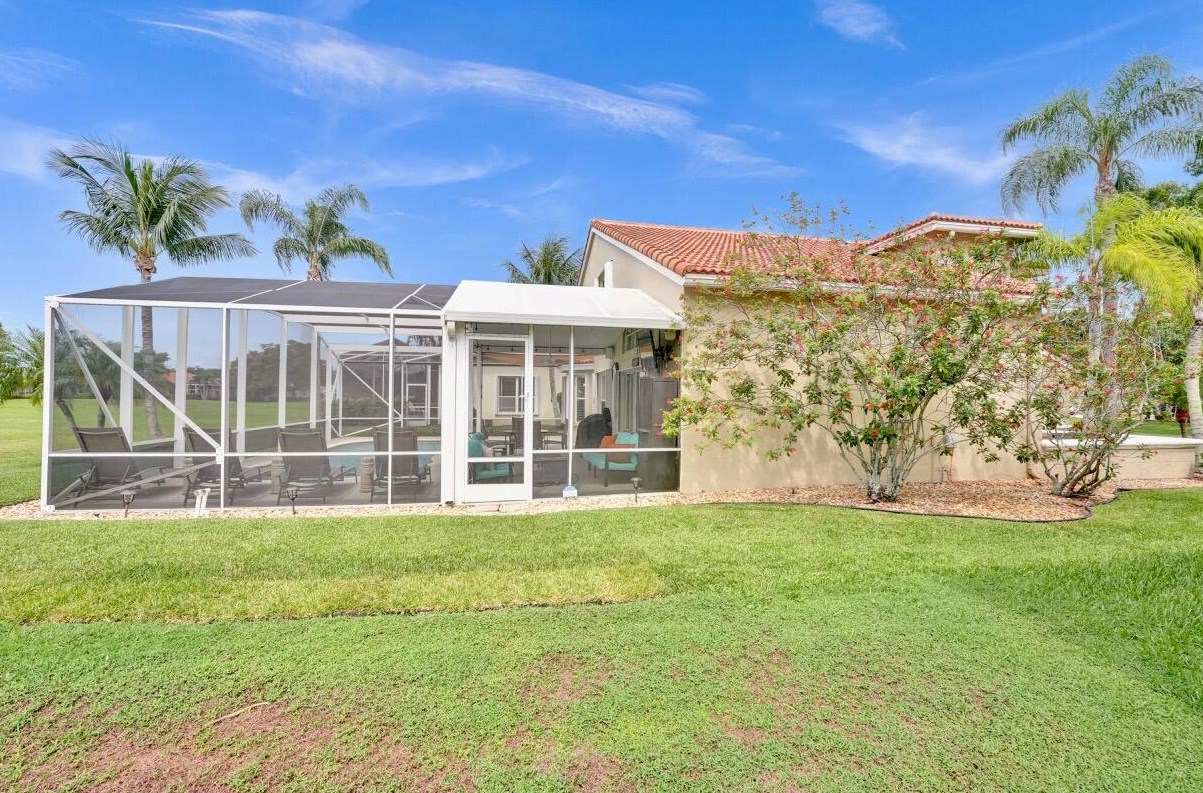 6074 Las Colinas Cir, Lake Worth FL 33463-6560 exterior