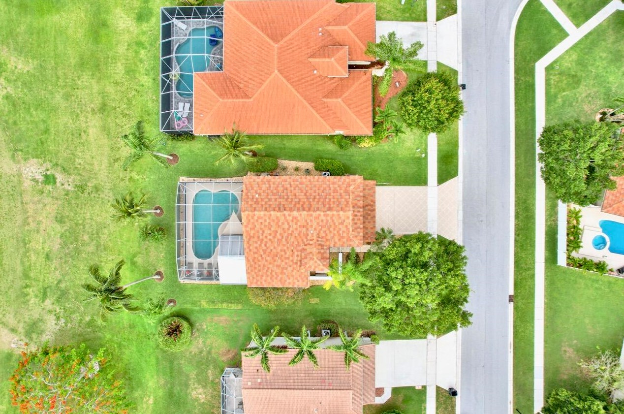 6074 Las Colinas Cir, Lake Worth FL 33463-6560 exterior