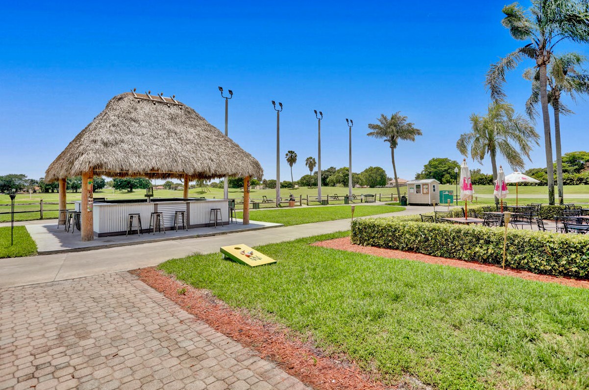 6074 Las Colinas Cir, Lake Worth FL 33463-6560 exterior