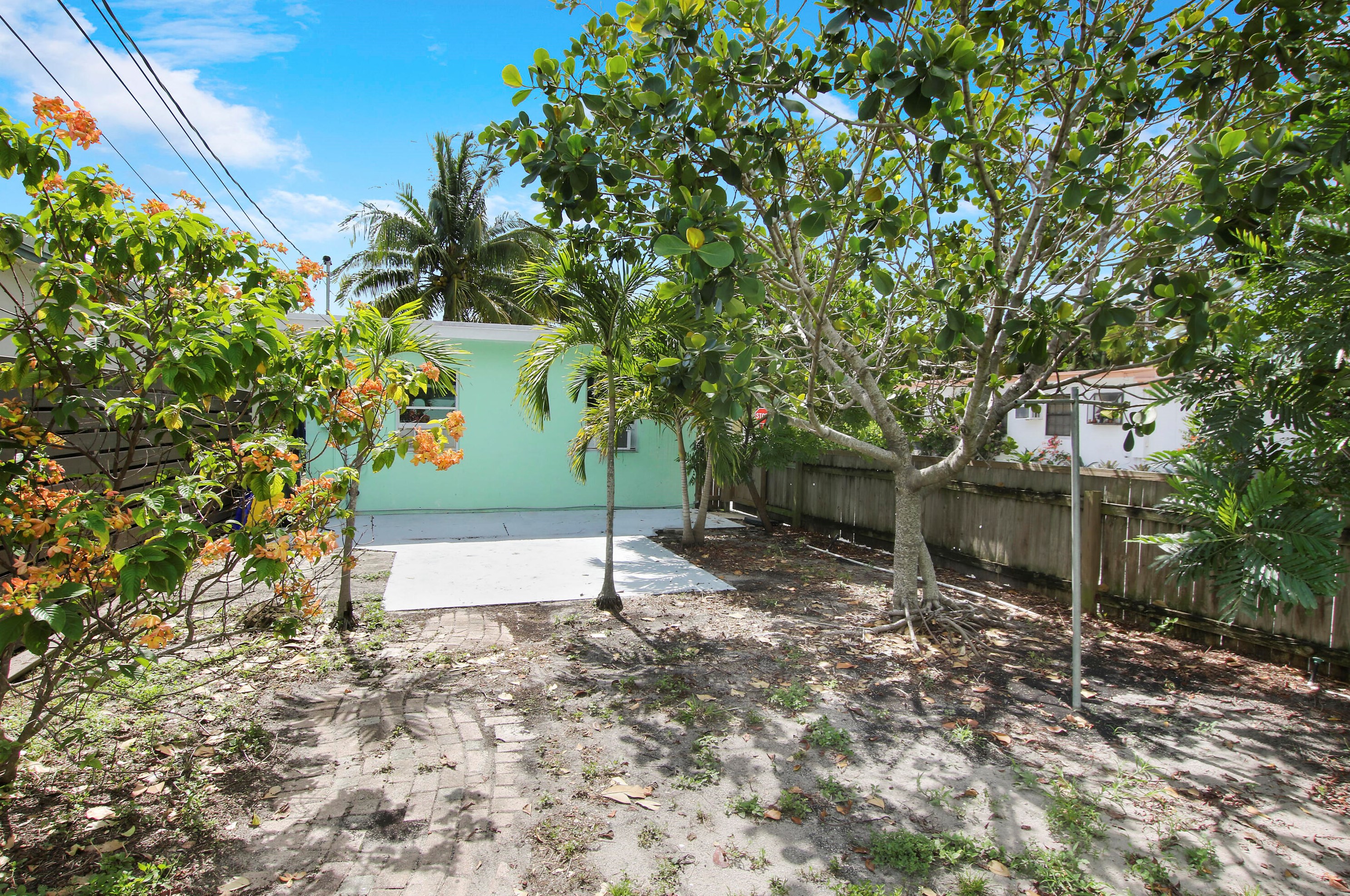 601 D St, Lake Worth FL  33460-2836 exterior