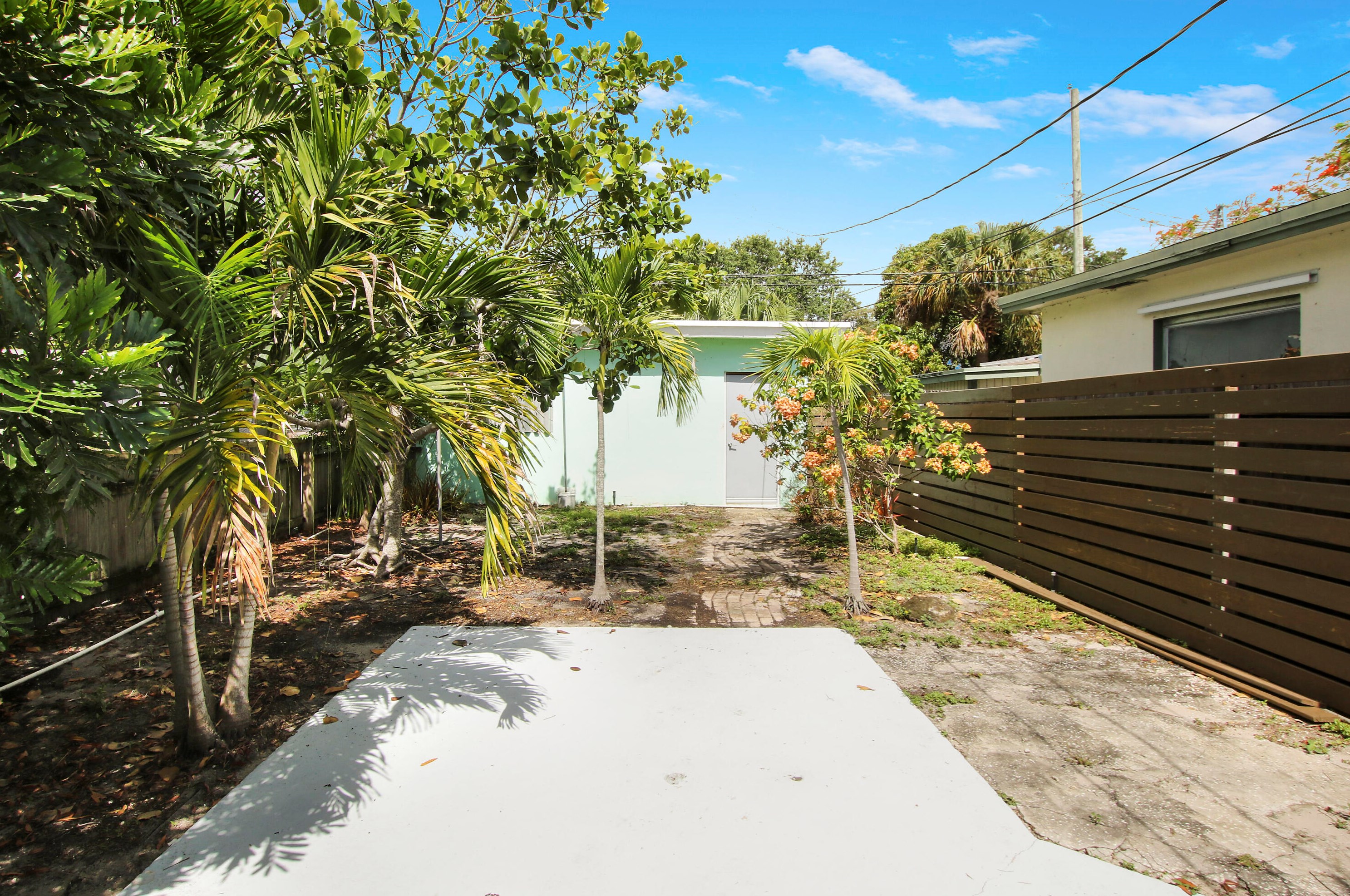 601 D St, Lake Worth FL  33460-2836 exterior