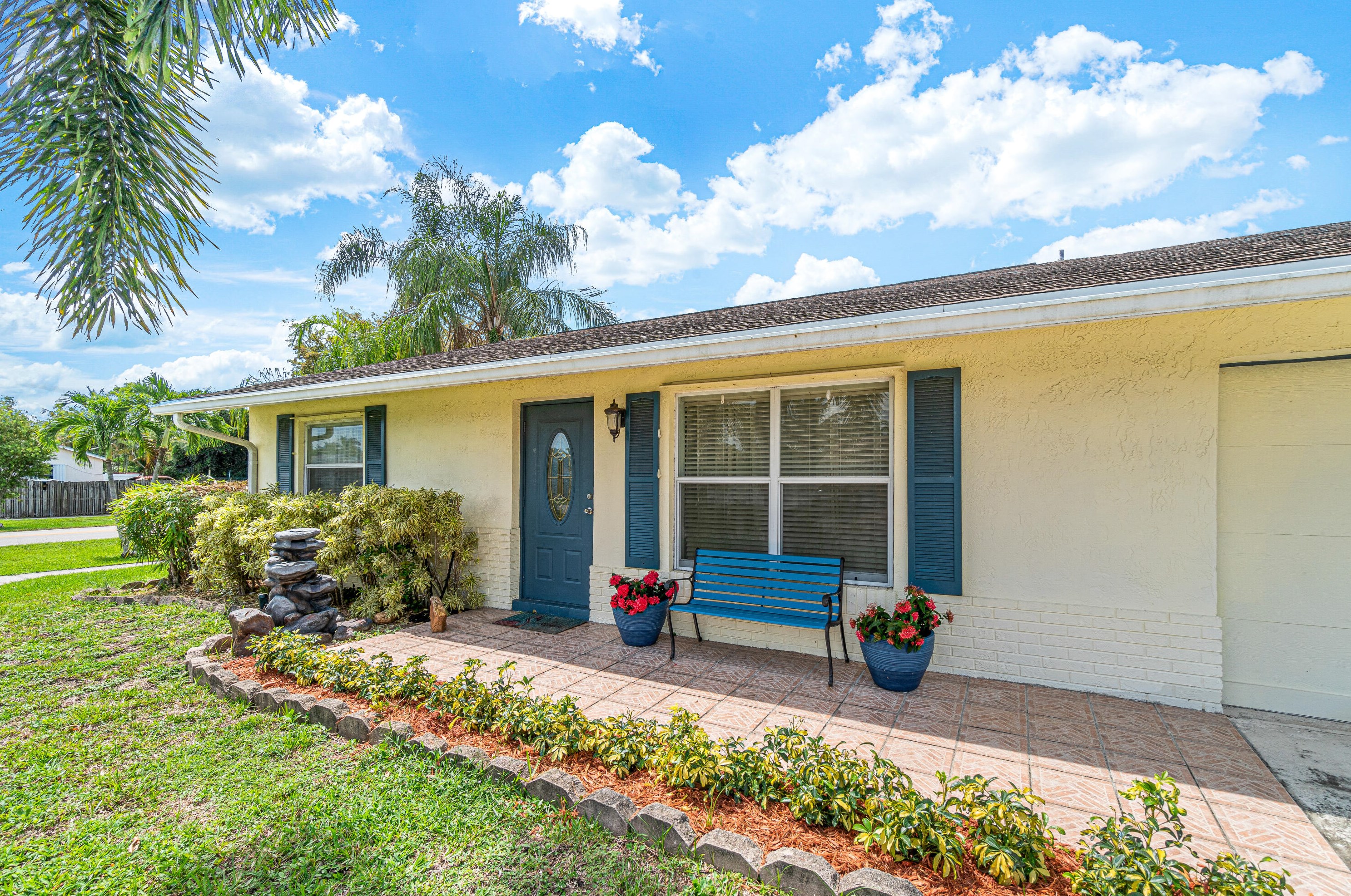 4832 Poseidon Pl, Lake Worth FL  33463-7285 exterior