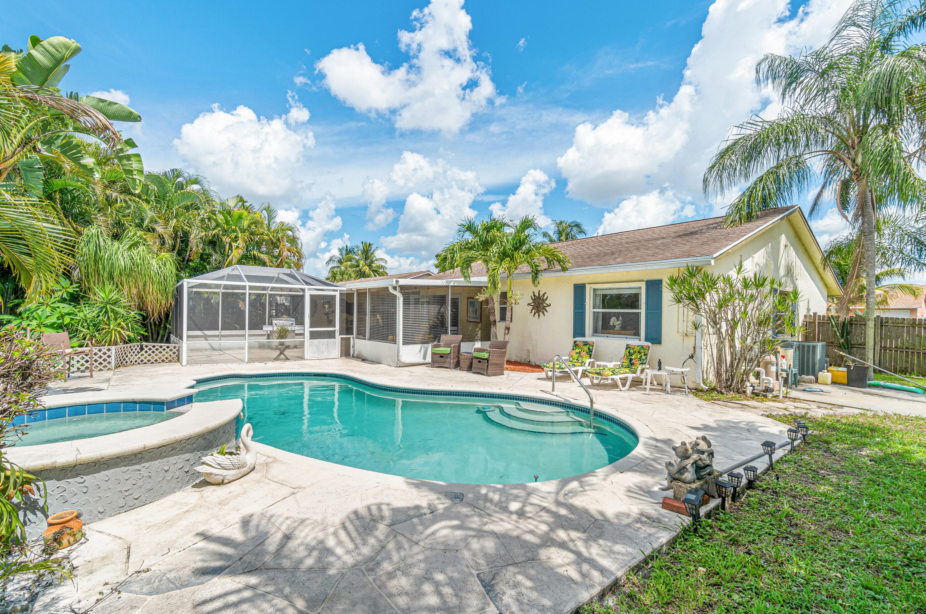 4832 Poseidon Pl, Lake Worth FL  33463-7285 exterior