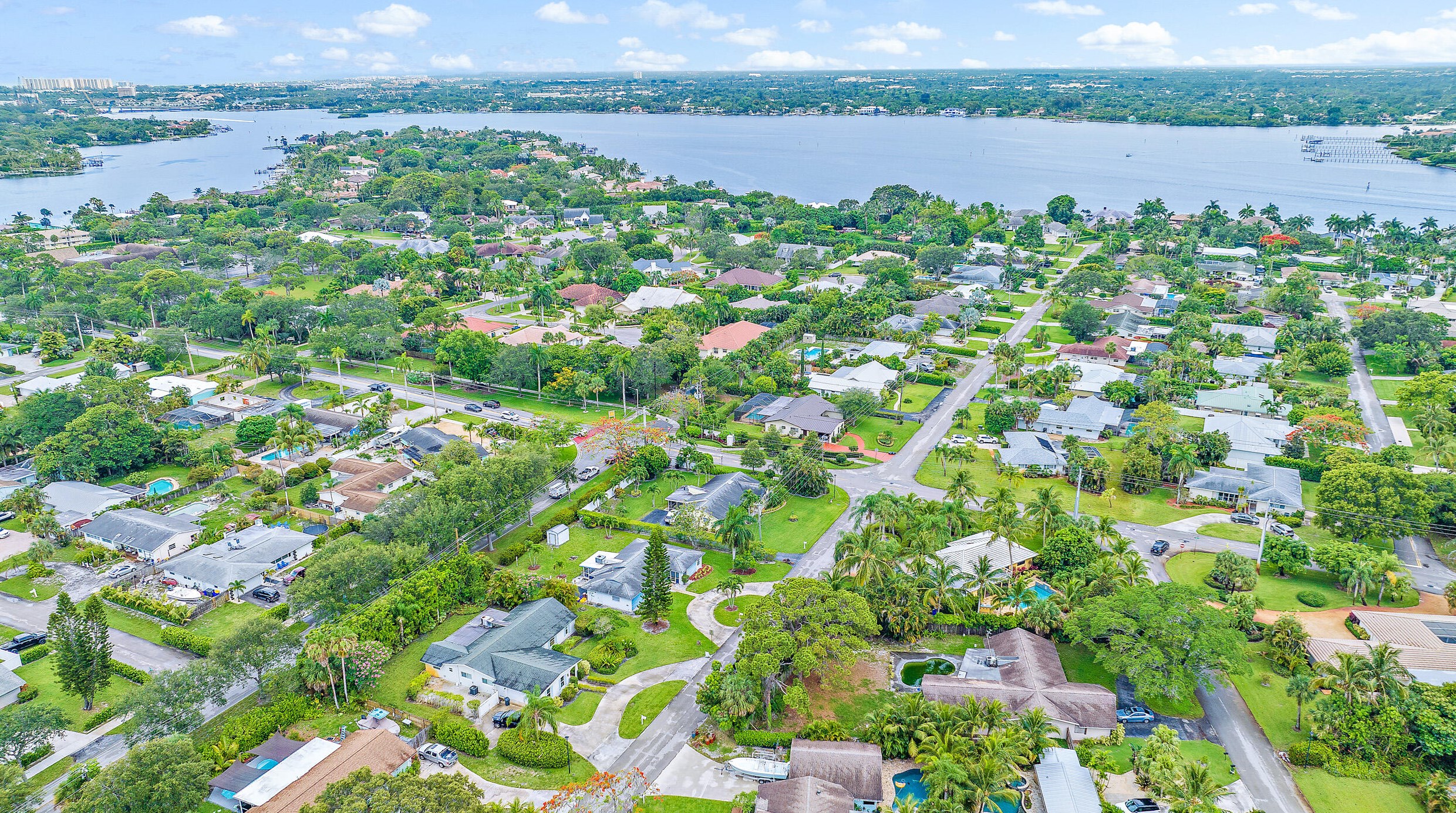 72 Yacht Club Pl, Jupiter FL  33469-1948 exterior