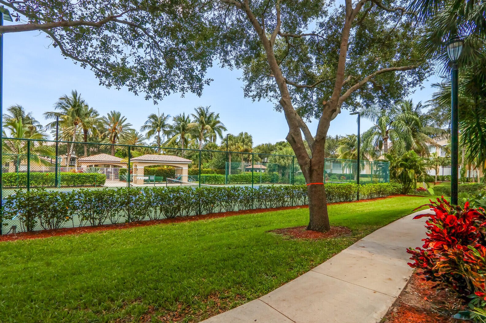272 Village Blvd, Jupiter FL  33469-5305 exterior