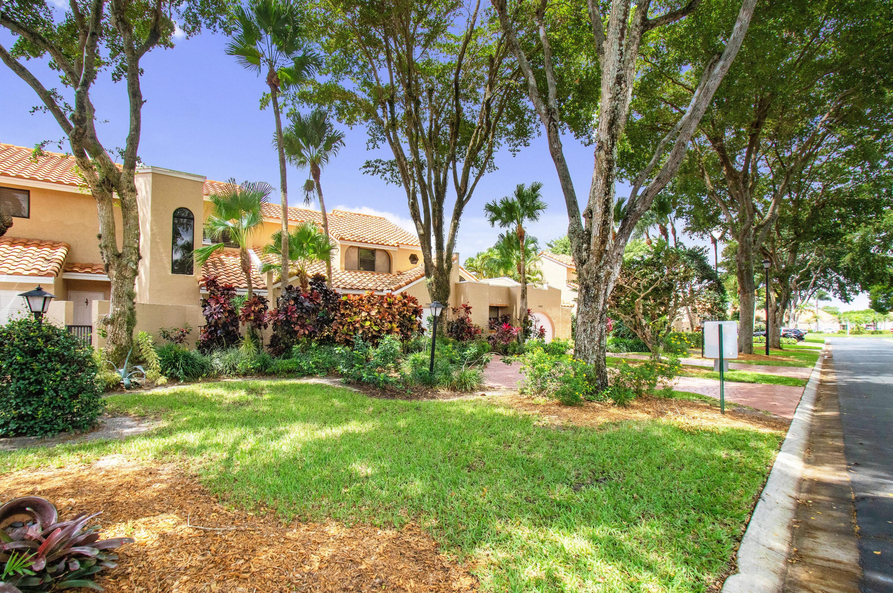 22590 Meridiana Dr, Boca Raton FL 33433-6315 exterior