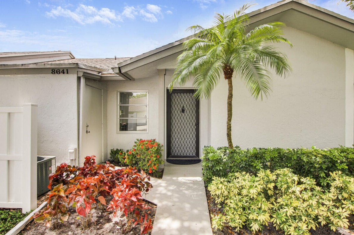 8641 Sunbird Pl, Boca Raton FL  33496-5026 exterior