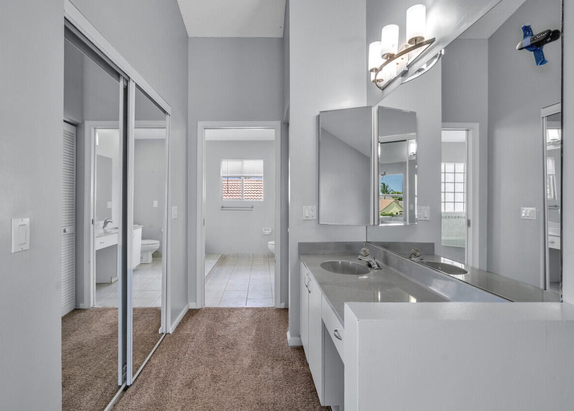 8632 Windy Cir, Boynton Beach FL  33472-5125 exterior