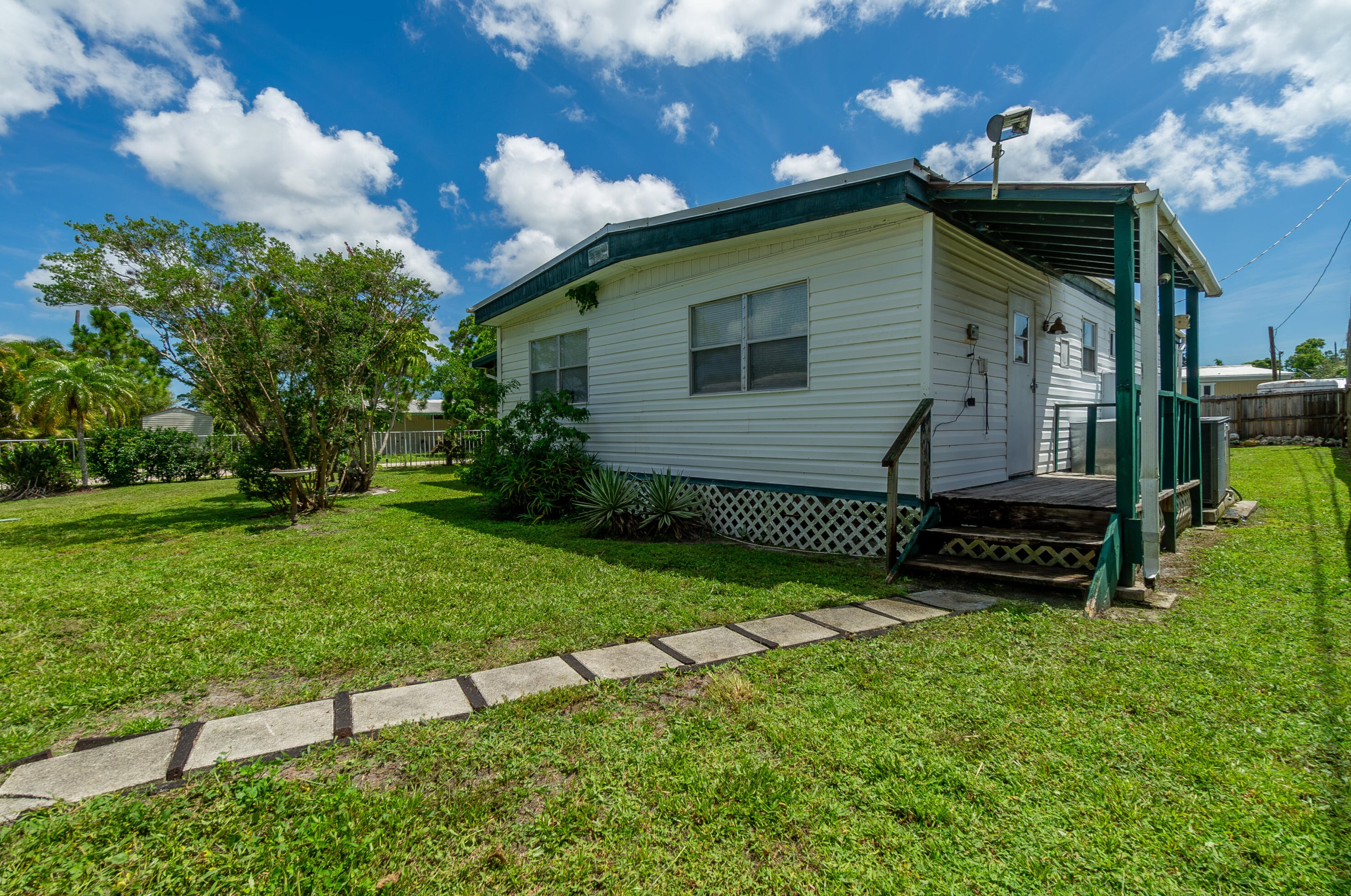 7818 Arrance St, Hobe Sound FL  33455-6304 exterior