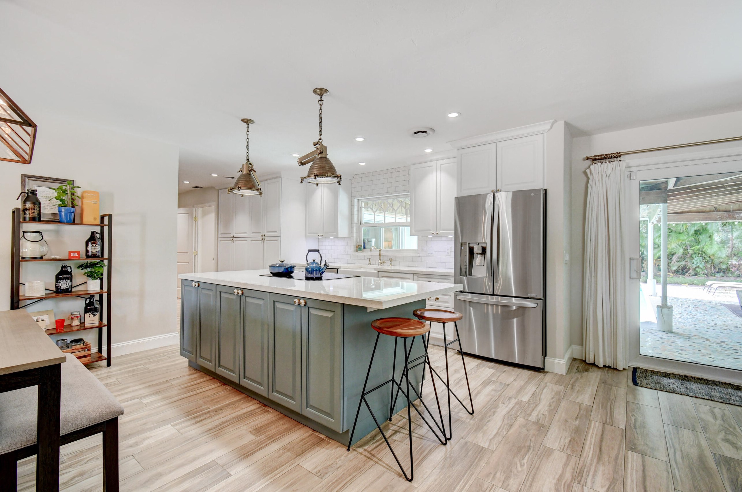 909 27th Ter, Boynton Beach FL  33435-7913 exterior