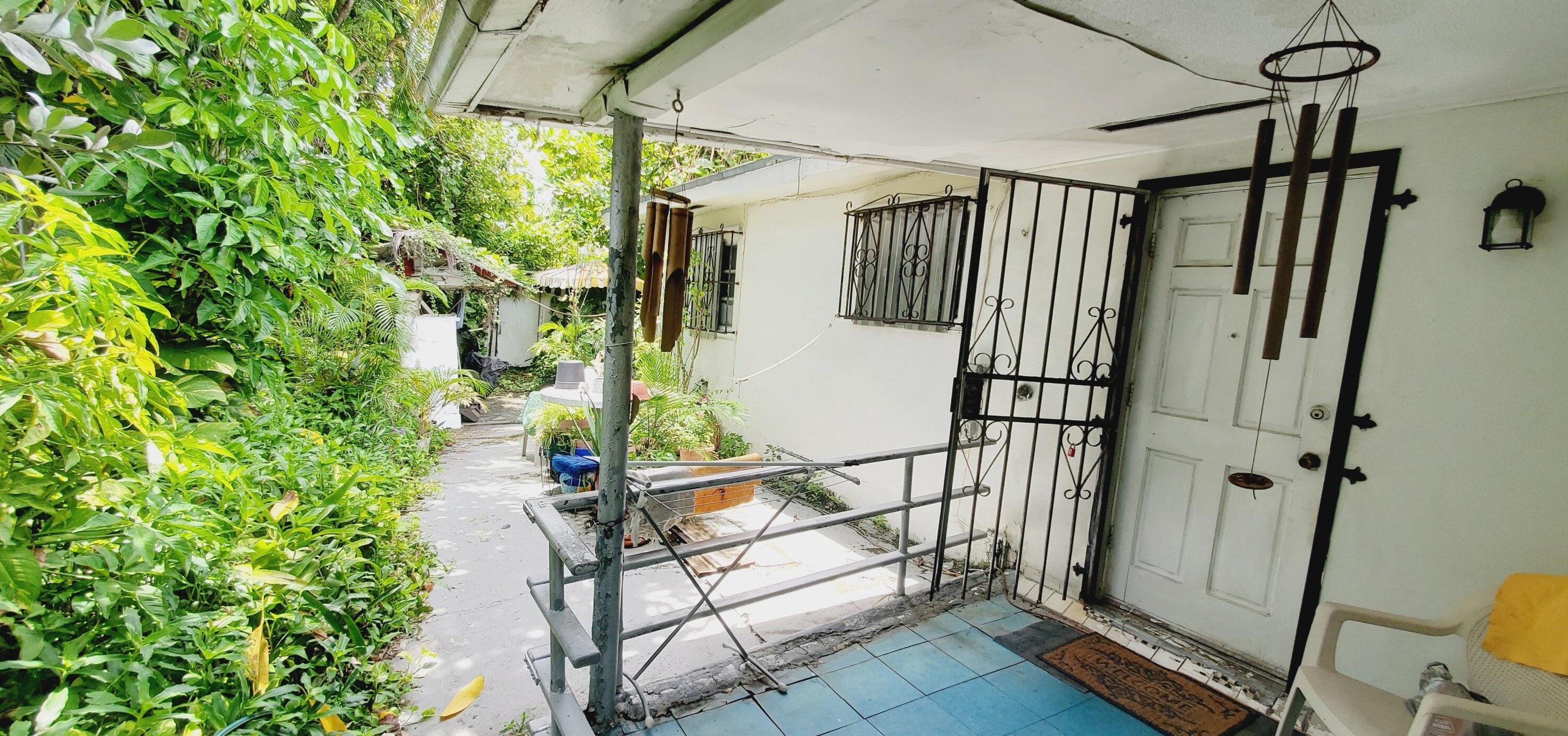 2620 205 St, Miami FL 33056-1227 exterior