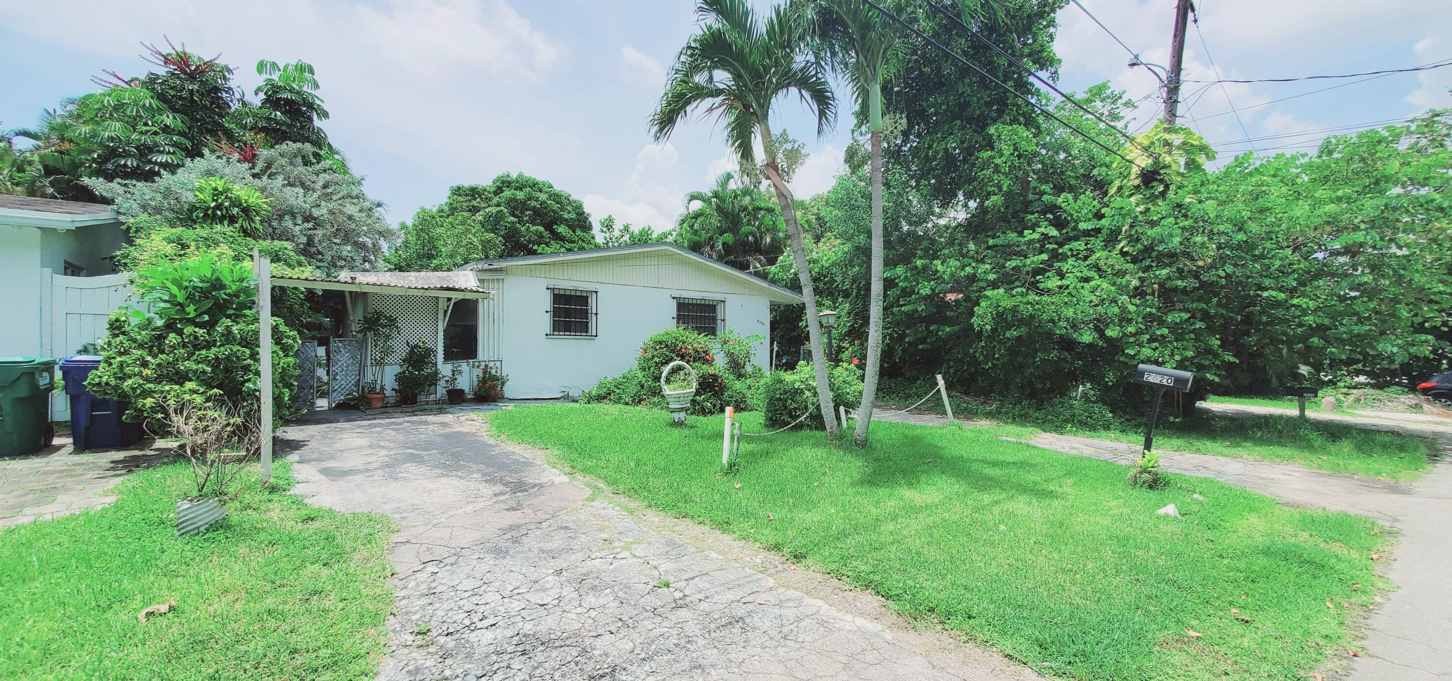 2620 205 St, Miami FL 33056-1227 exterior