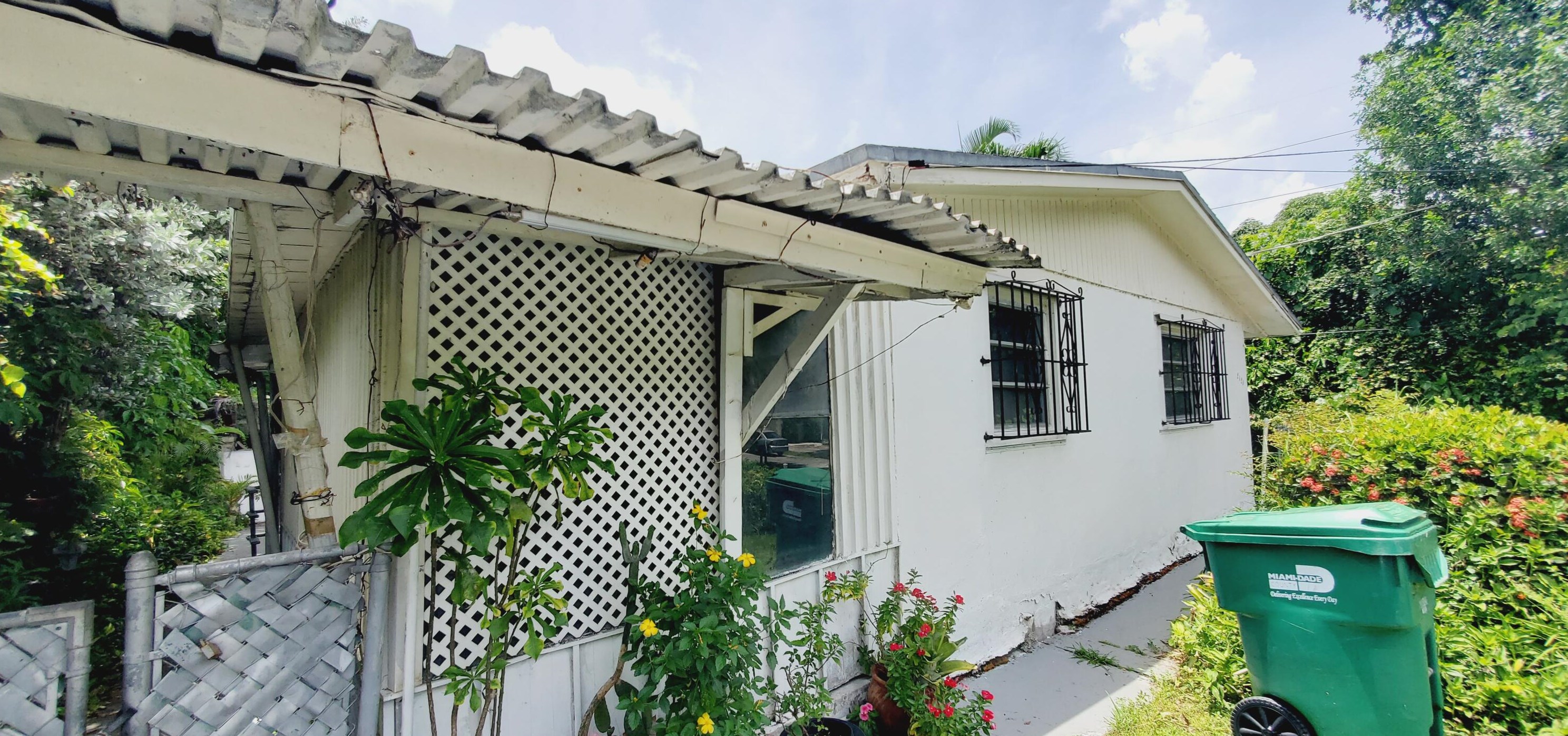 2620 205 St, Miami FL 33056-1227 exterior