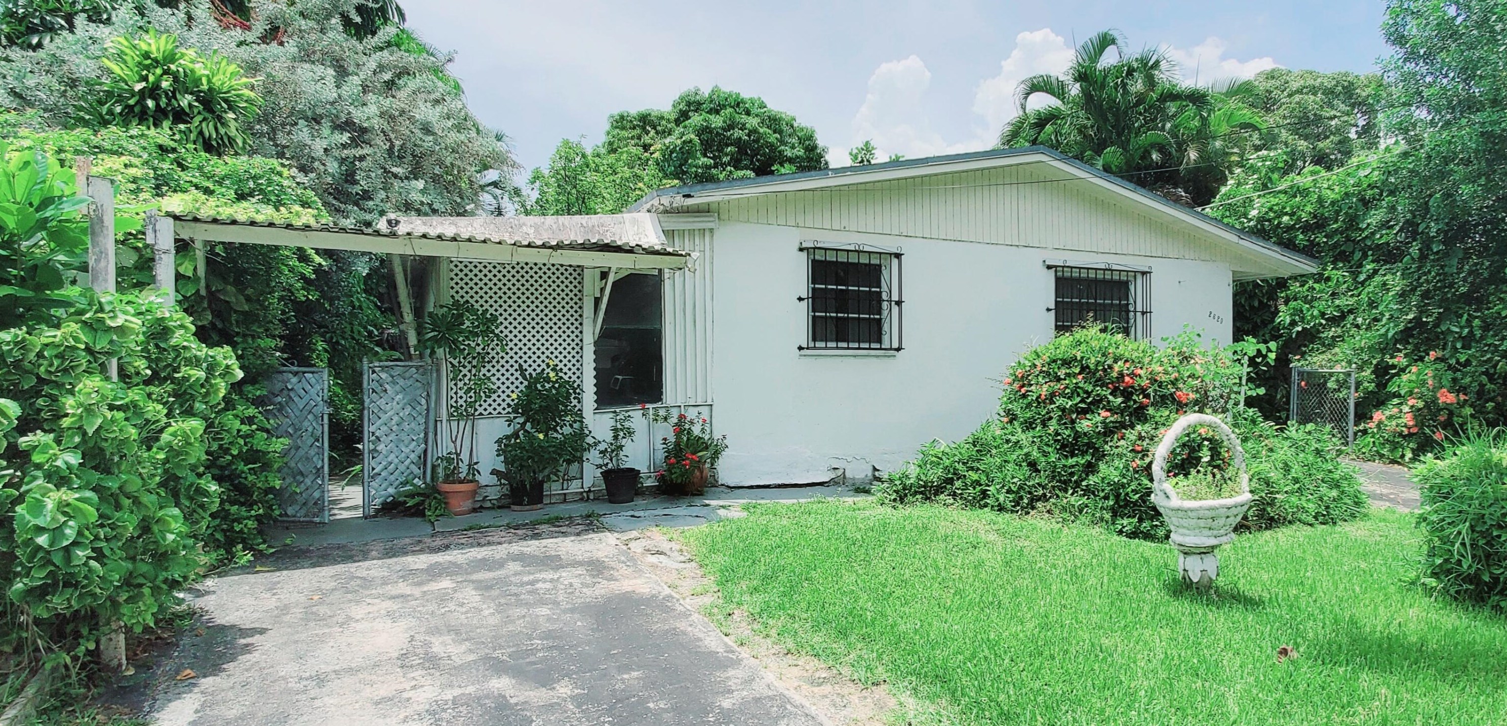 2620 205 St, Miami FL 33056-1227 exterior