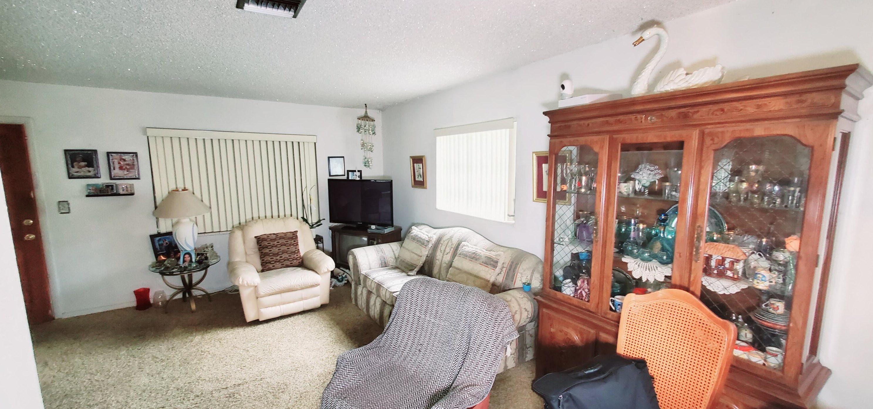 2620 205 St, Miami FL 33056-1227 exterior