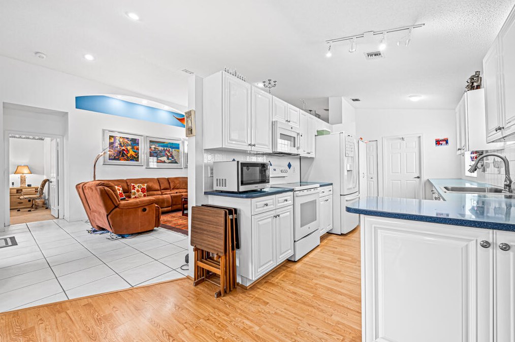 9626 Orchid Grove Trl, Boynton Beach FL 33437-5475 exterior