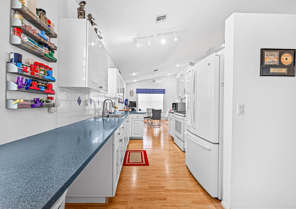 9626 Orchid Grove Trl, Boynton Beach FL 33437-5475 exterior