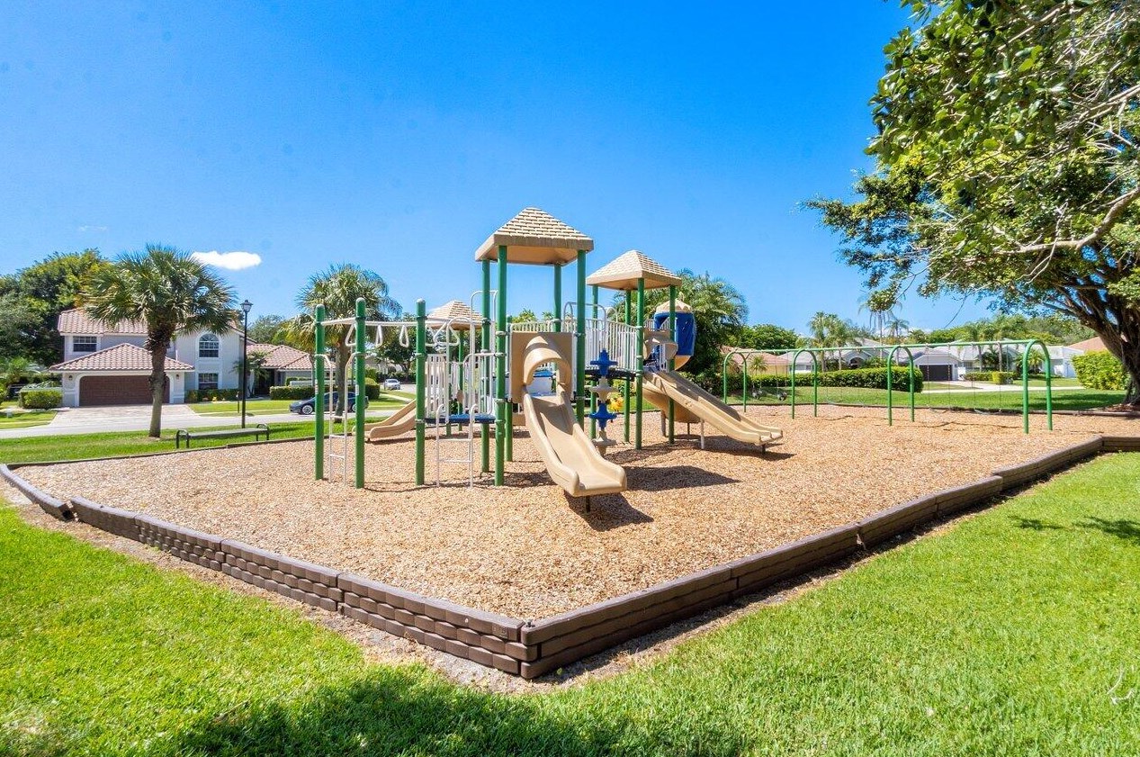 22075 Flower Dr, Boca Raton FL 33428-4627 exterior